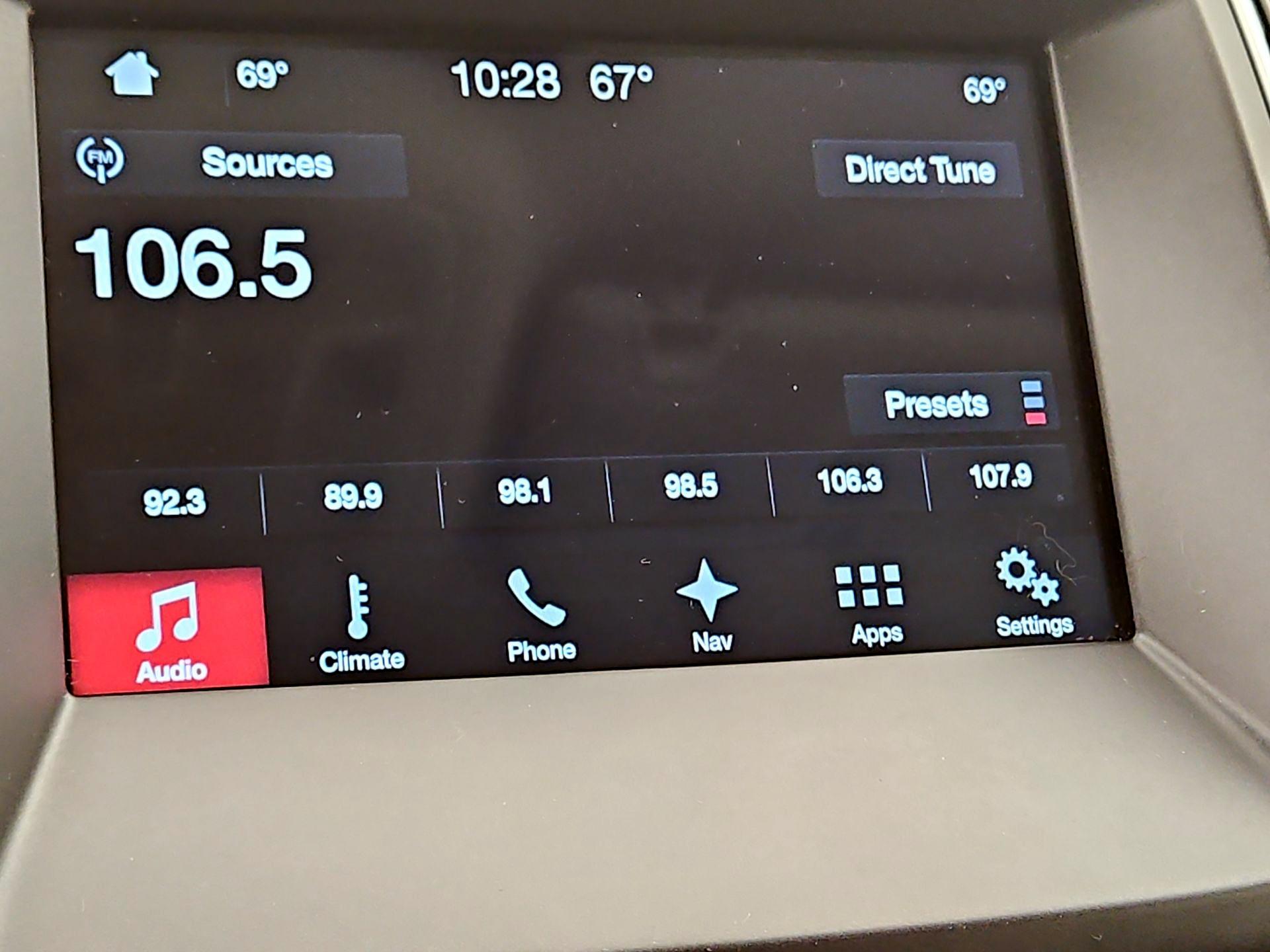 Thumbnail: 2016 Ford Edge - 16