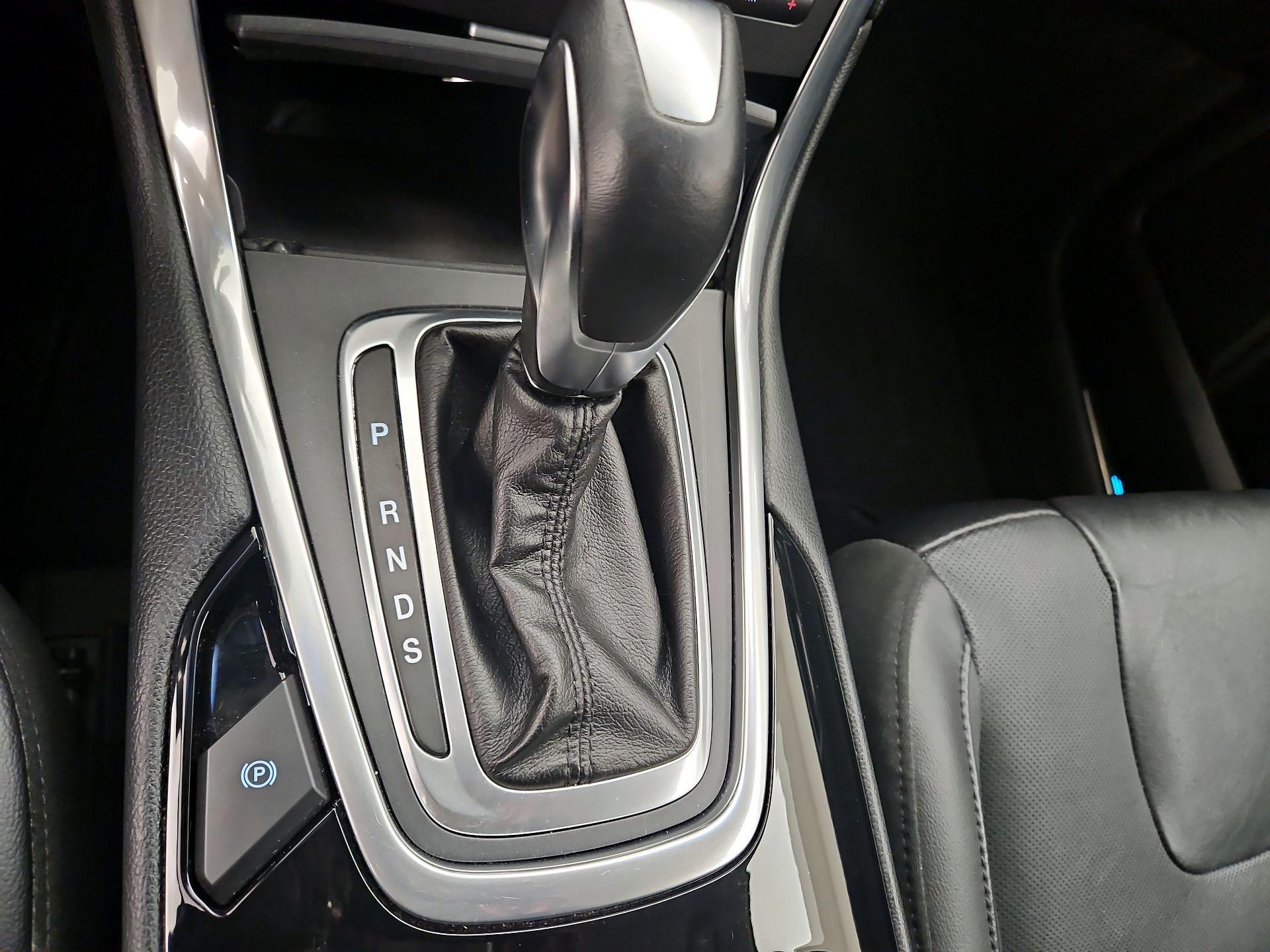 Thumbnail: 2016 Ford Edge - 18