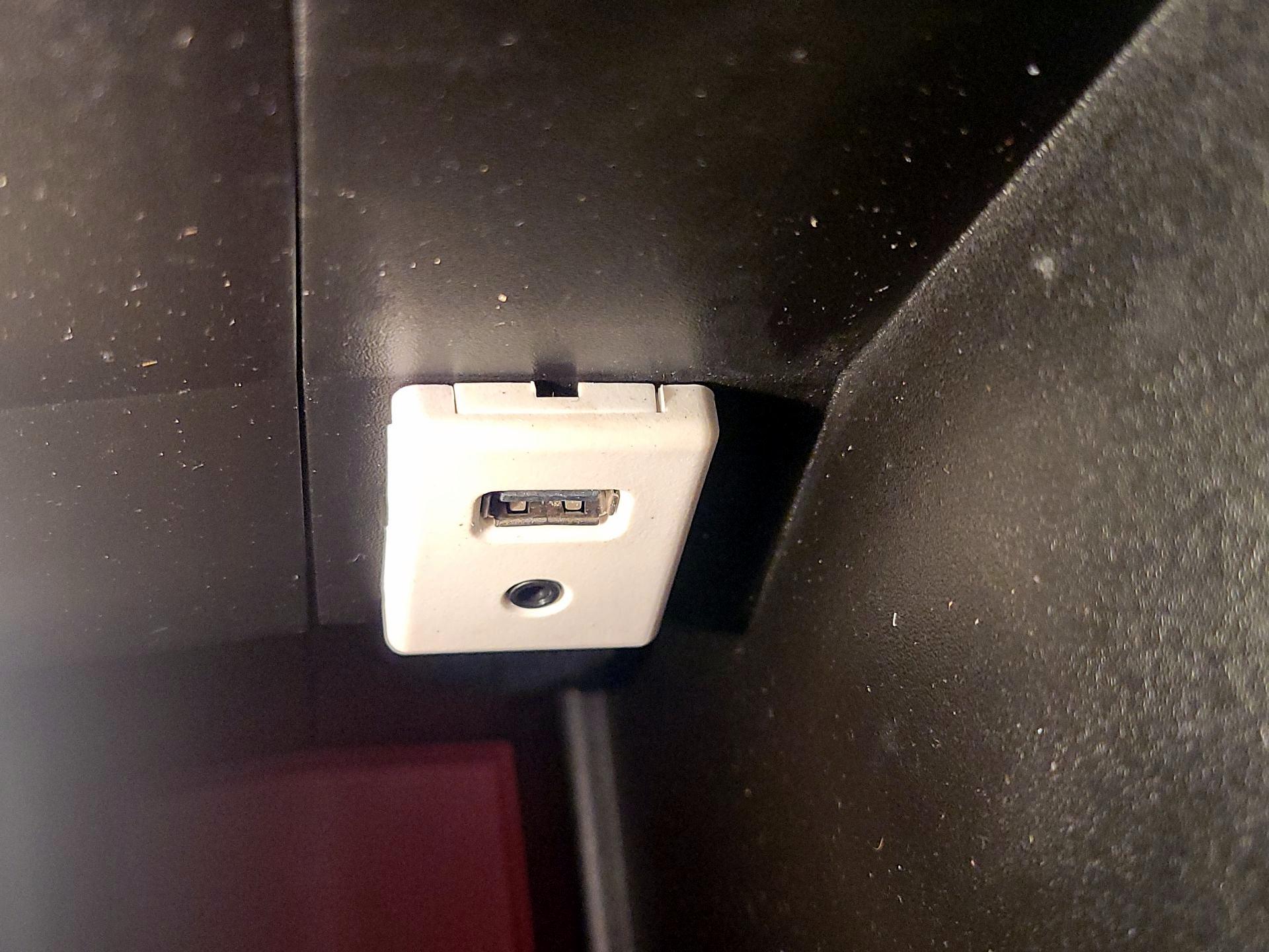 Thumbnail: 2017 Chevrolet Equinox - 17