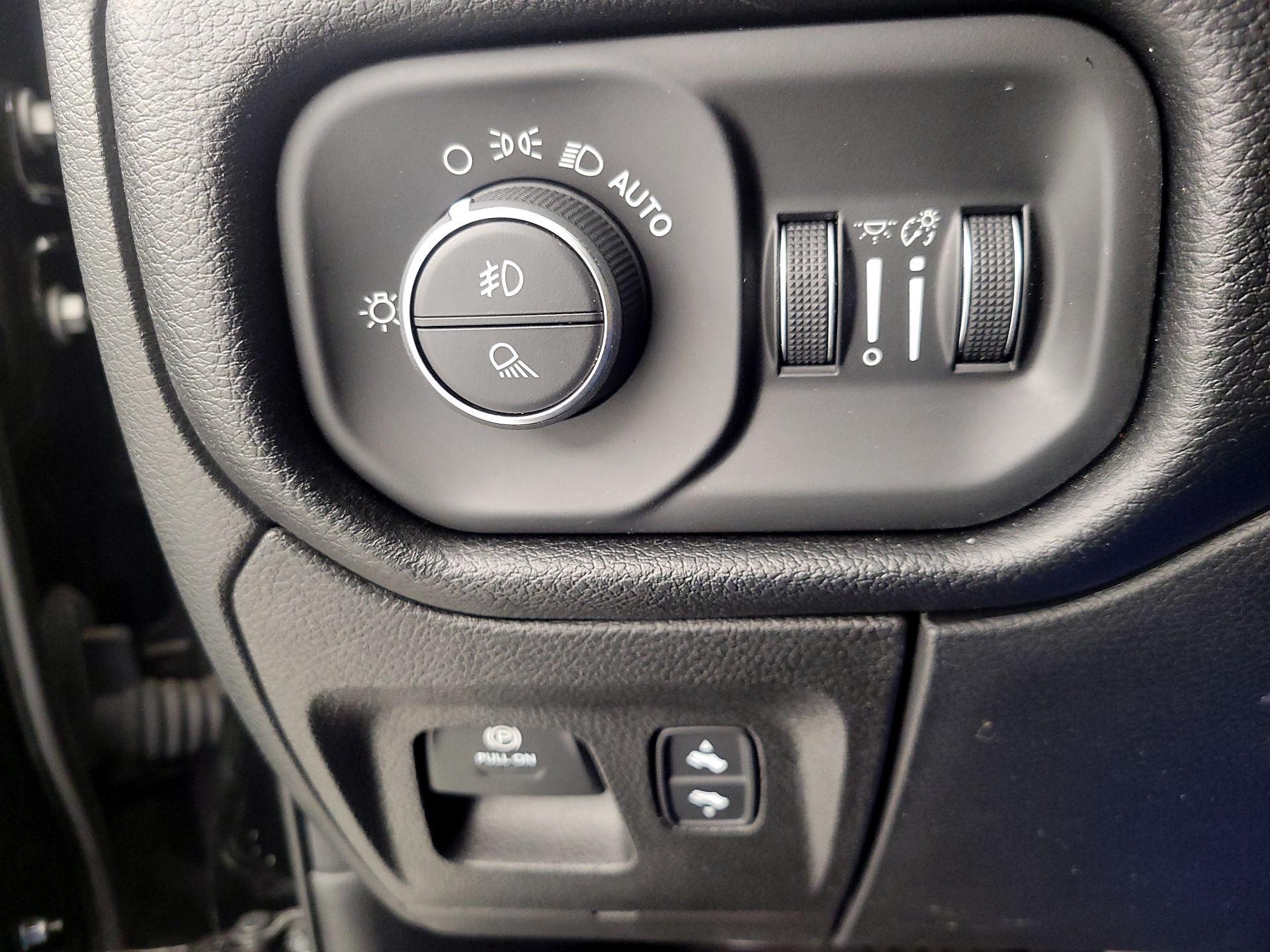 Thumbnail: 2019 RAM 1500 - 13