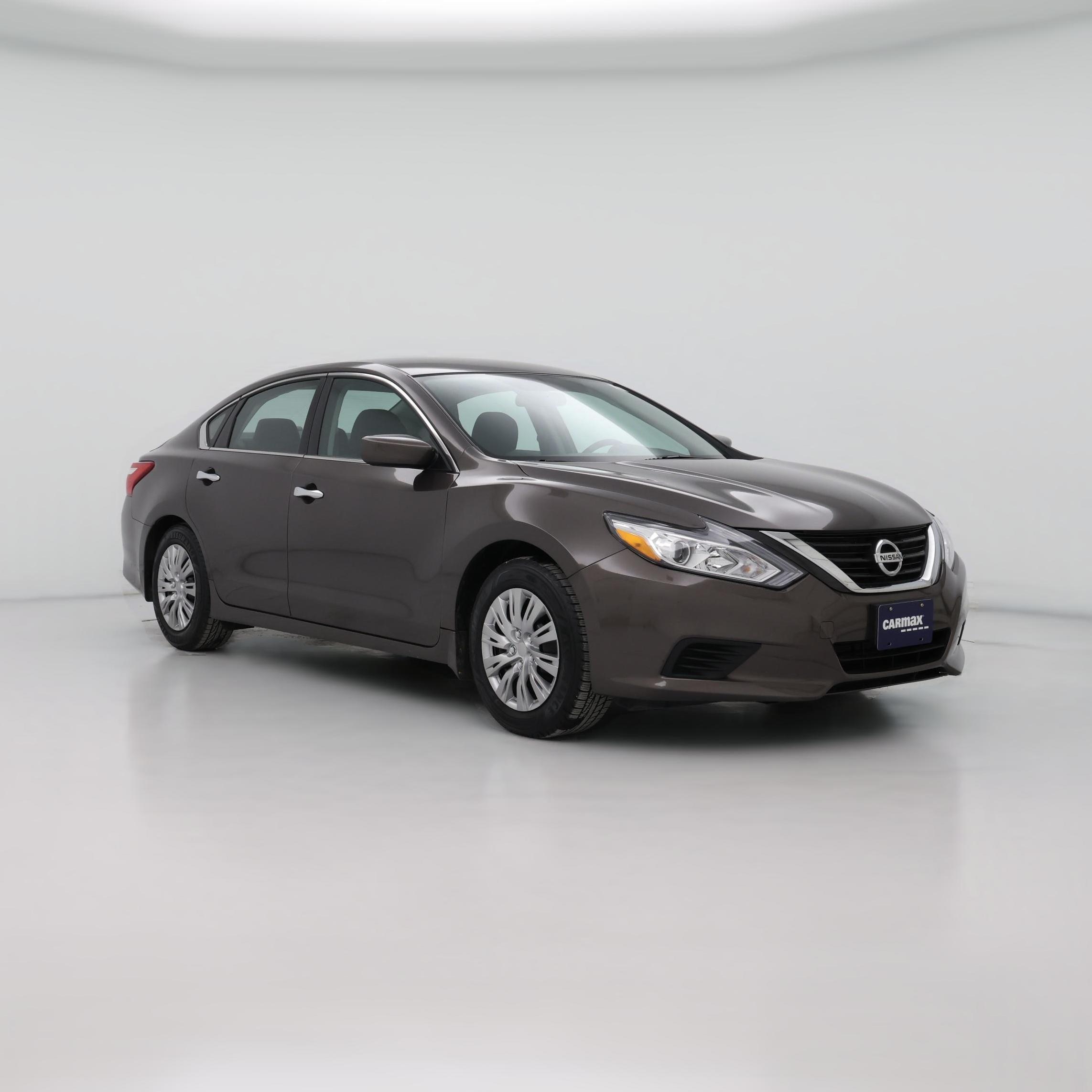 Thumbnail: 2016 Nissan Altima - 1