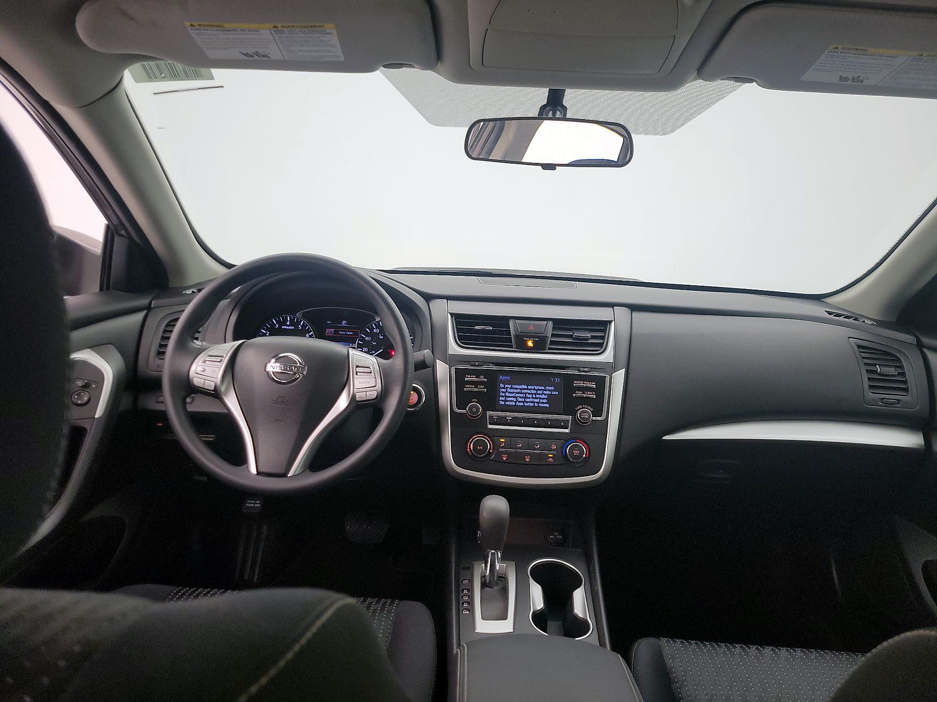 Thumbnail: 2016 Nissan Altima - 9