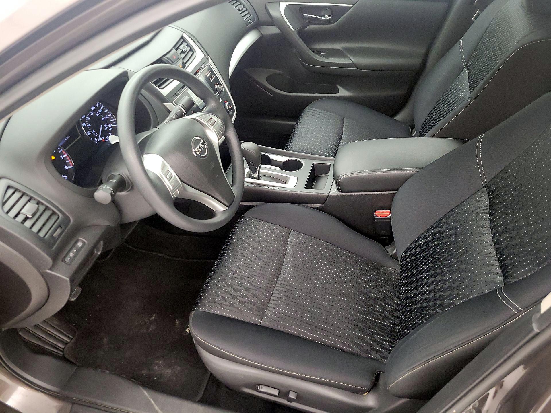 Thumbnail: 2016 Nissan Altima - 11