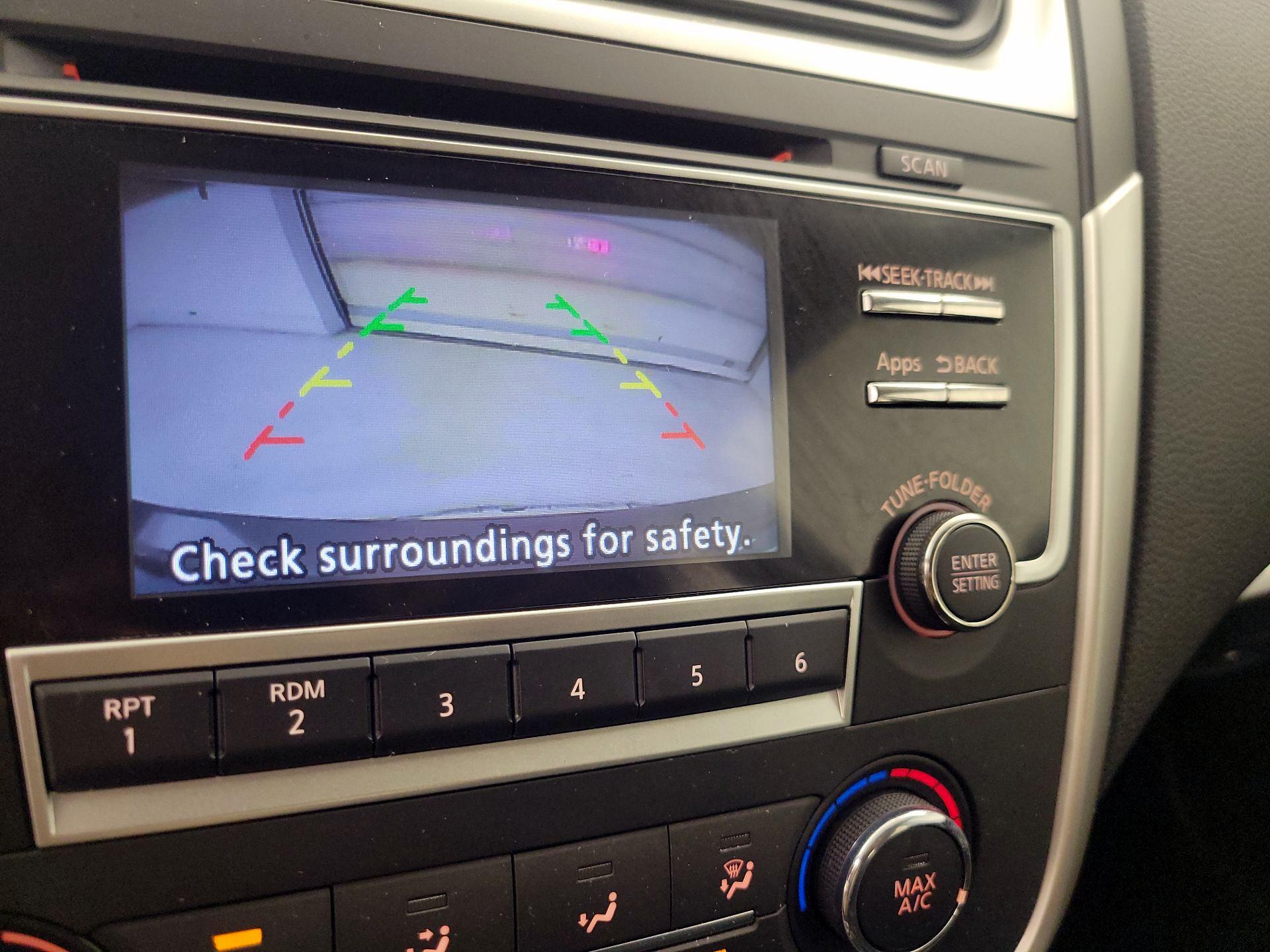 Thumbnail: 2016 Nissan Altima - 14