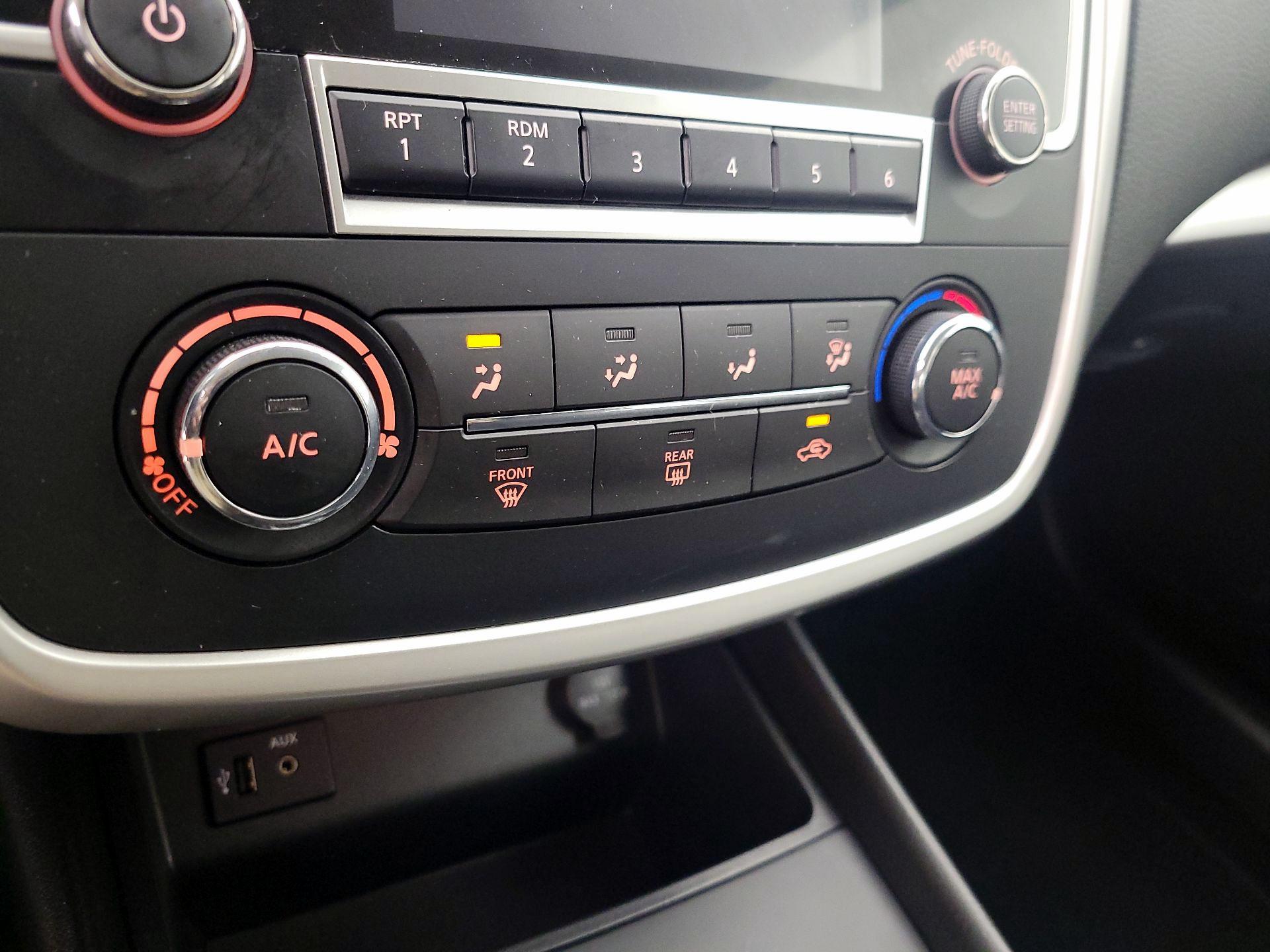 Thumbnail: 2016 Nissan Altima - 16