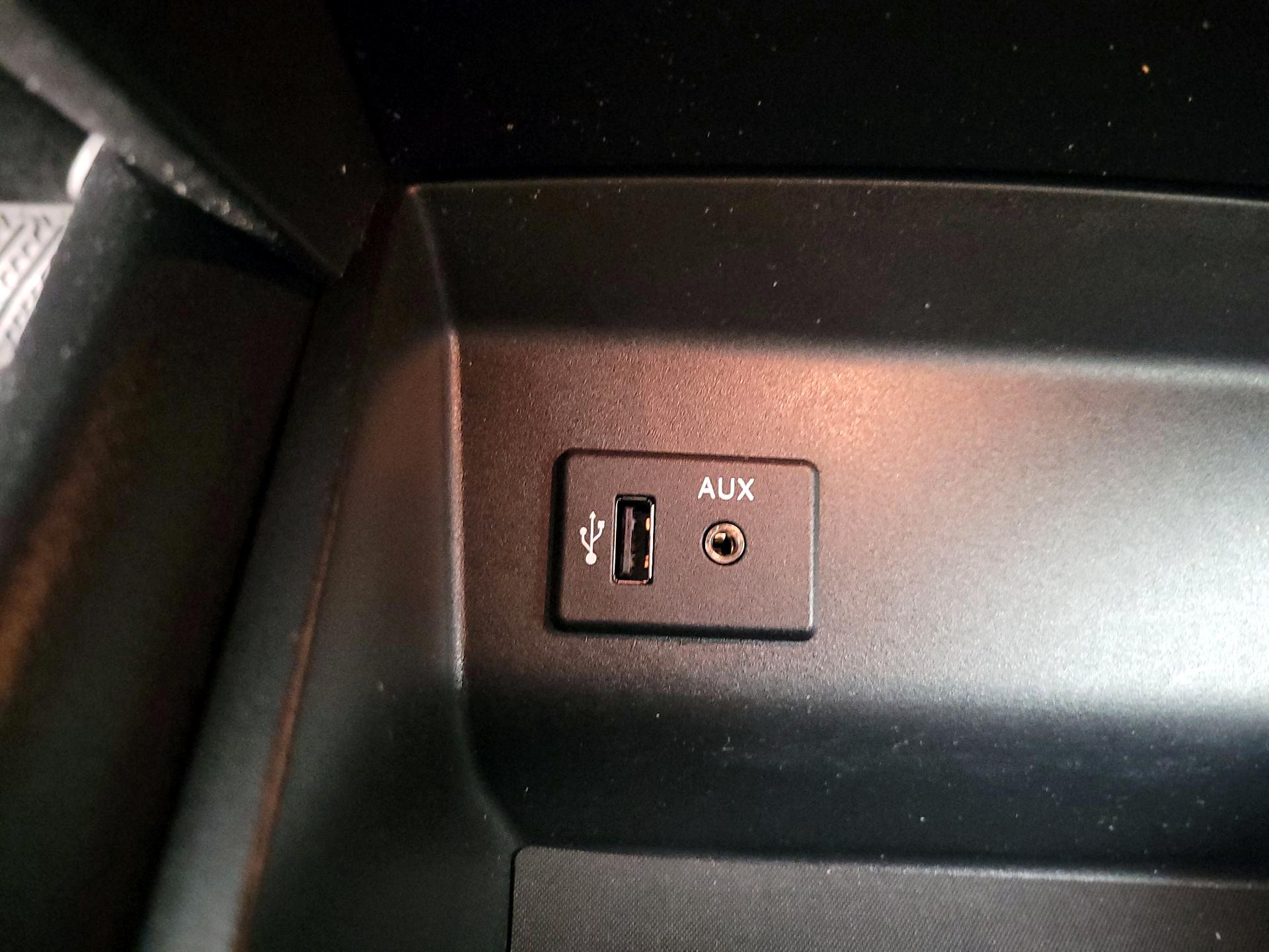 Thumbnail: 2016 Nissan Altima - 18