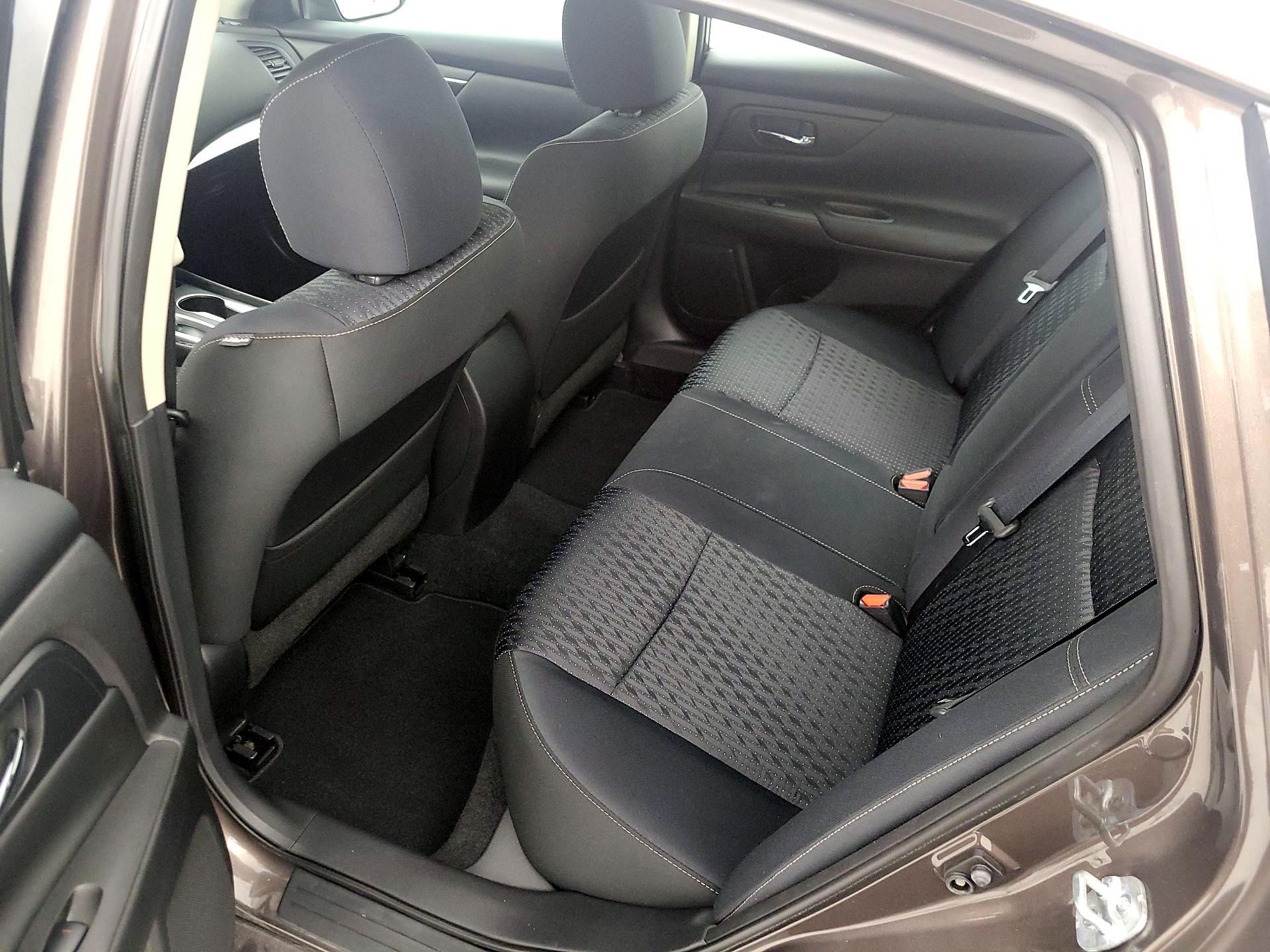 Thumbnail: 2016 Nissan Altima - 19