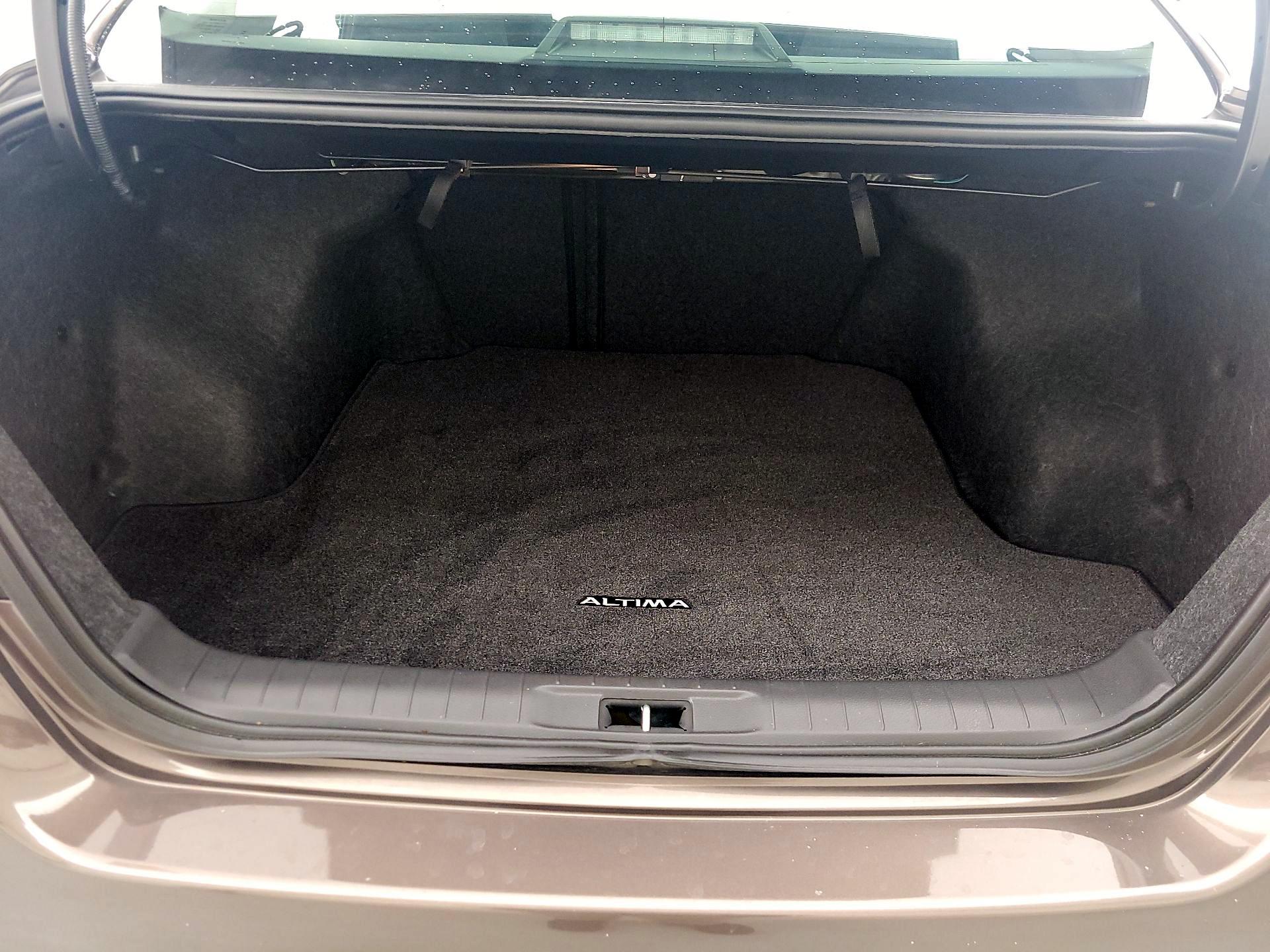 Thumbnail: 2016 Nissan Altima - 20