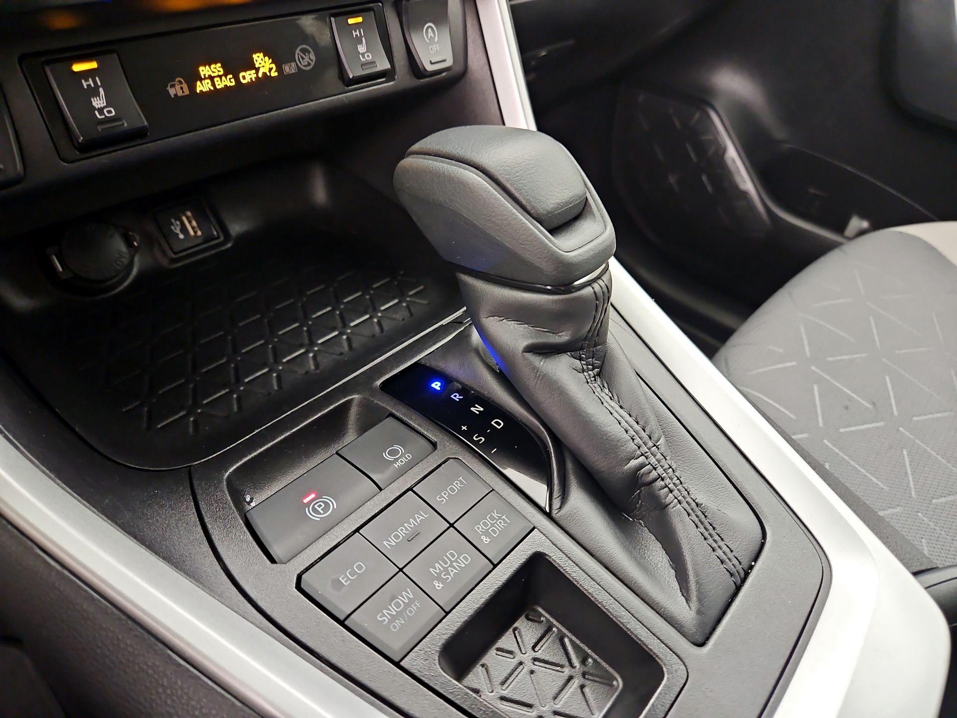 Thumbnail: 2023 Toyota RAV4 - 18