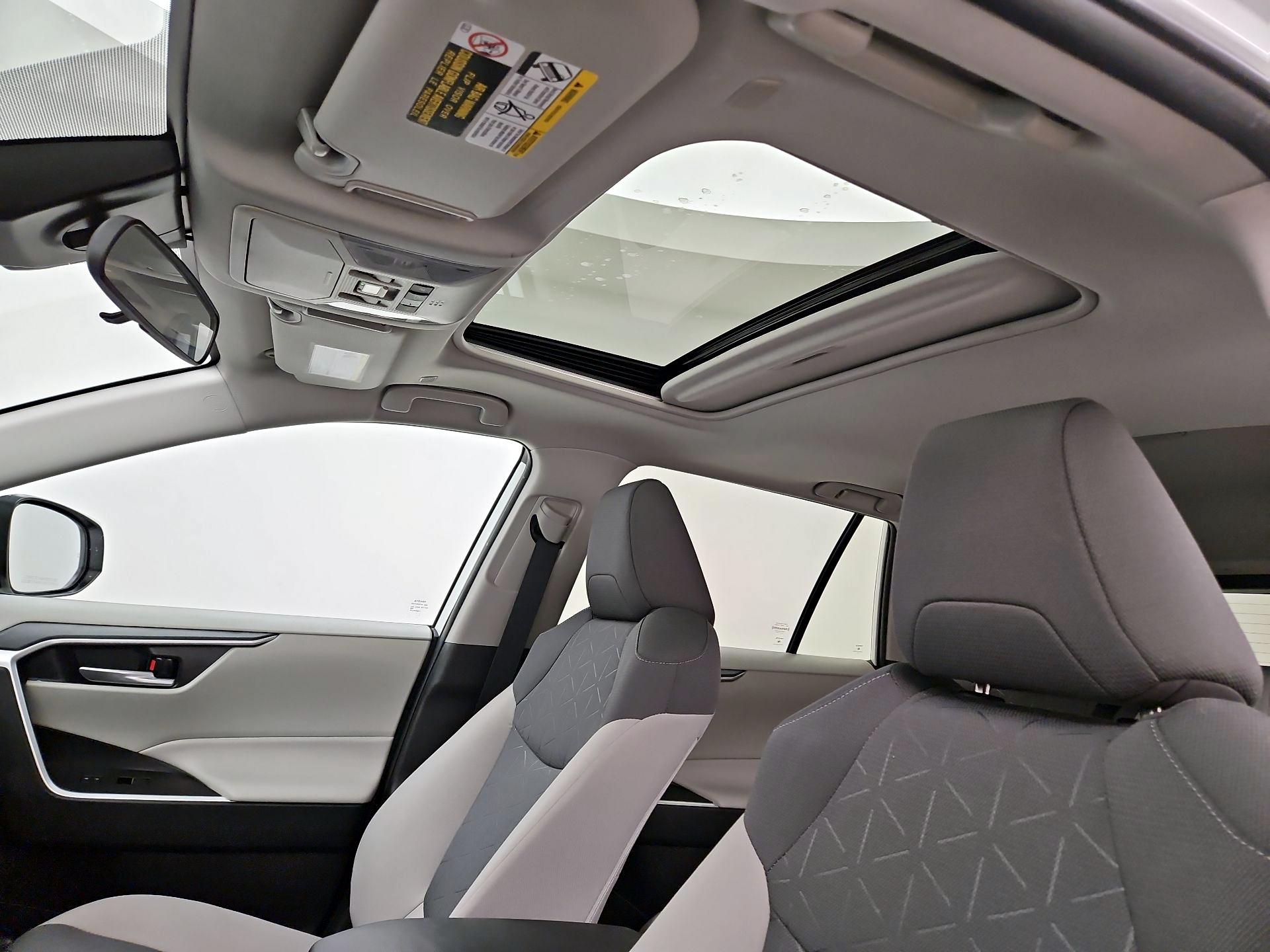 Thumbnail: 2023 Toyota RAV4 - 20