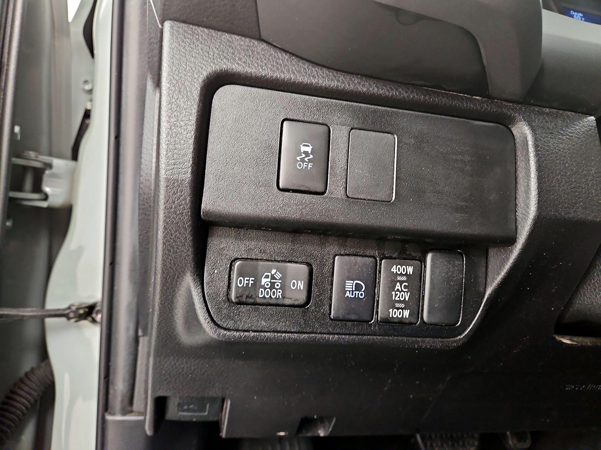 Thumbnail: 2023 Toyota Tacoma - 13