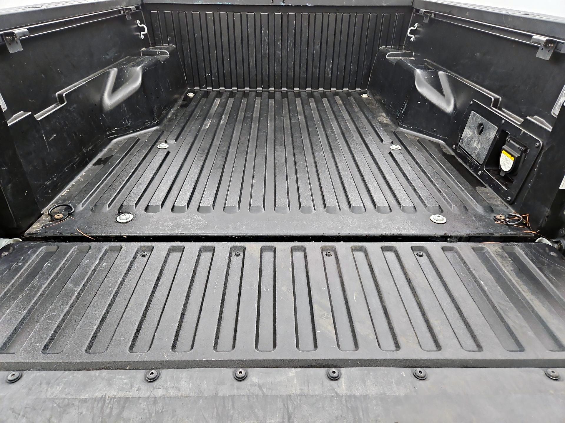 Thumbnail: 2023 Toyota Tacoma - 20