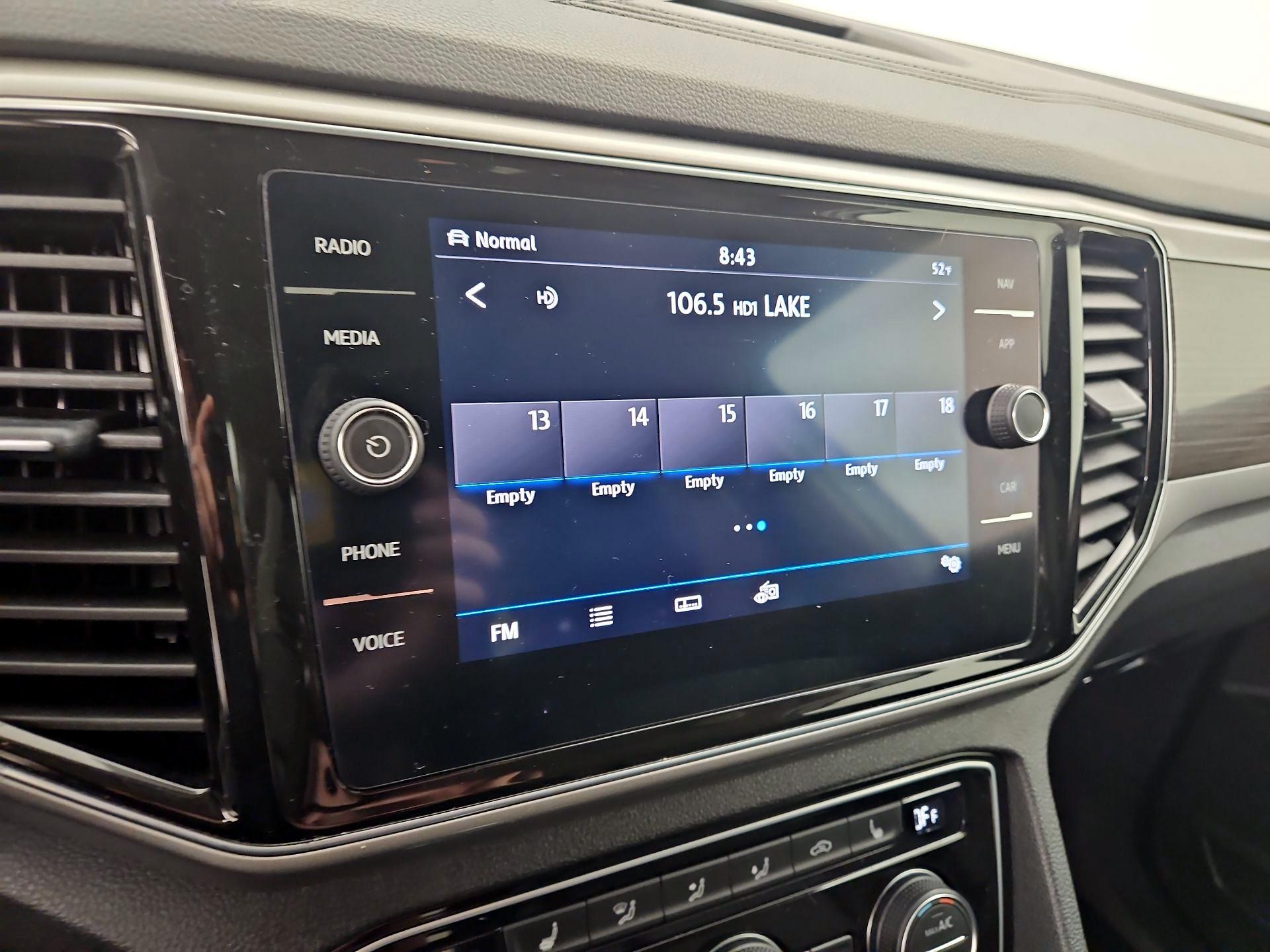 Thumbnail: 2019 Volkswagen Atlas - 16