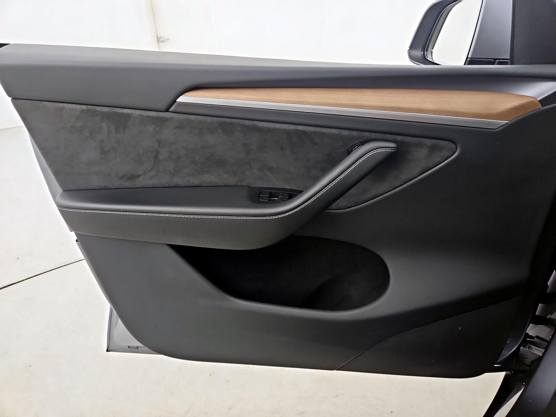 Thumbnail: 2024 Tesla Model Y - 12