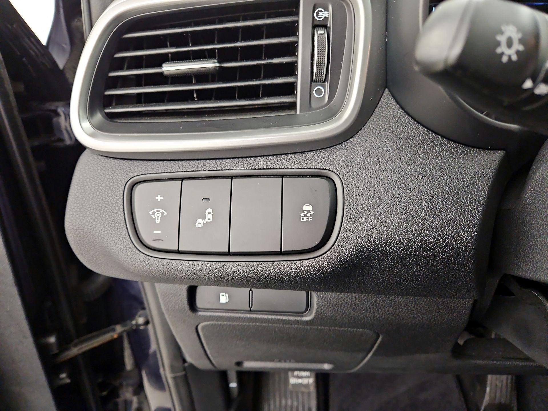 Thumbnail: 2020 Kia Sorento - 13