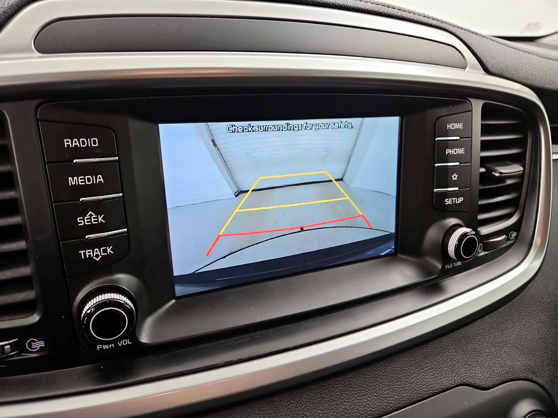 Thumbnail: 2020 Kia Sorento - 14