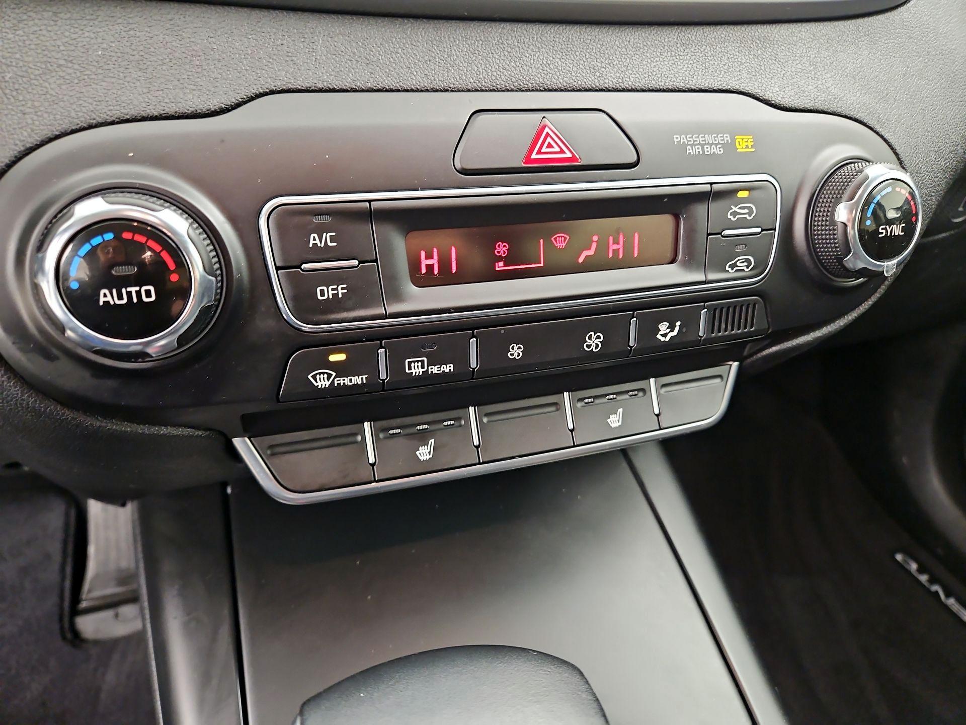 Thumbnail: 2020 Kia Sorento - 16