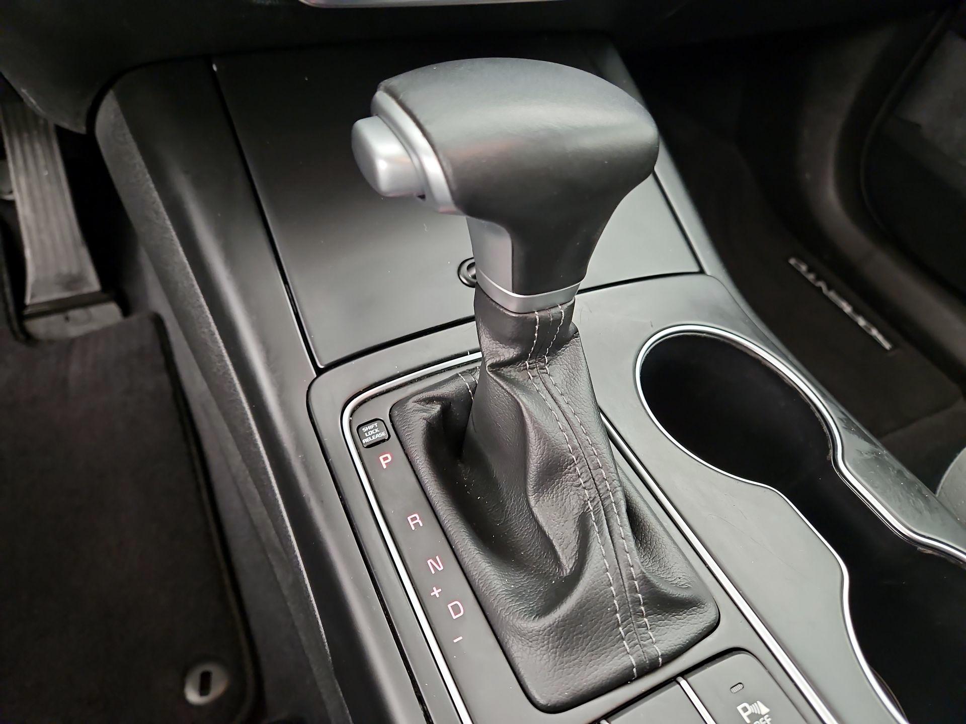 Thumbnail: 2020 Kia Sorento - 17