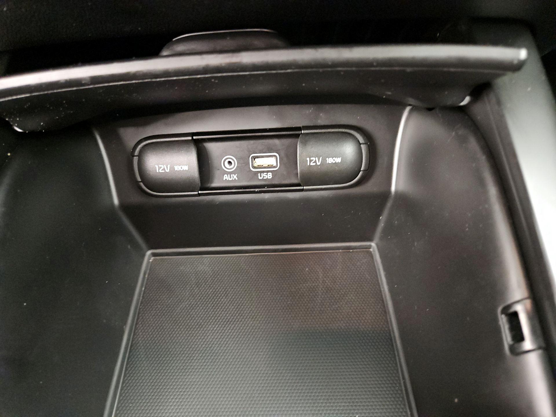 Thumbnail: 2020 Kia Sorento - 18