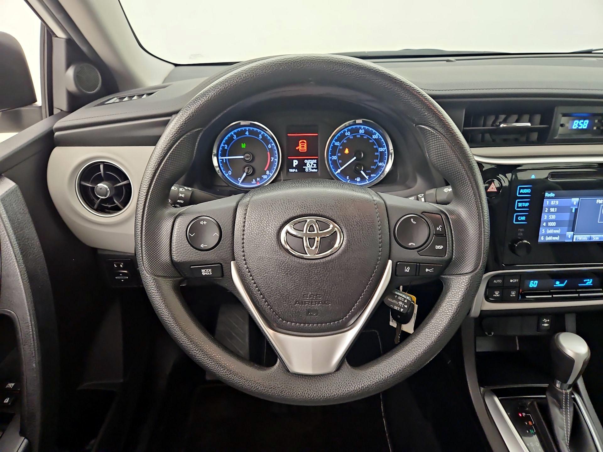 Thumbnail: 2017 Toyota Corolla - 10