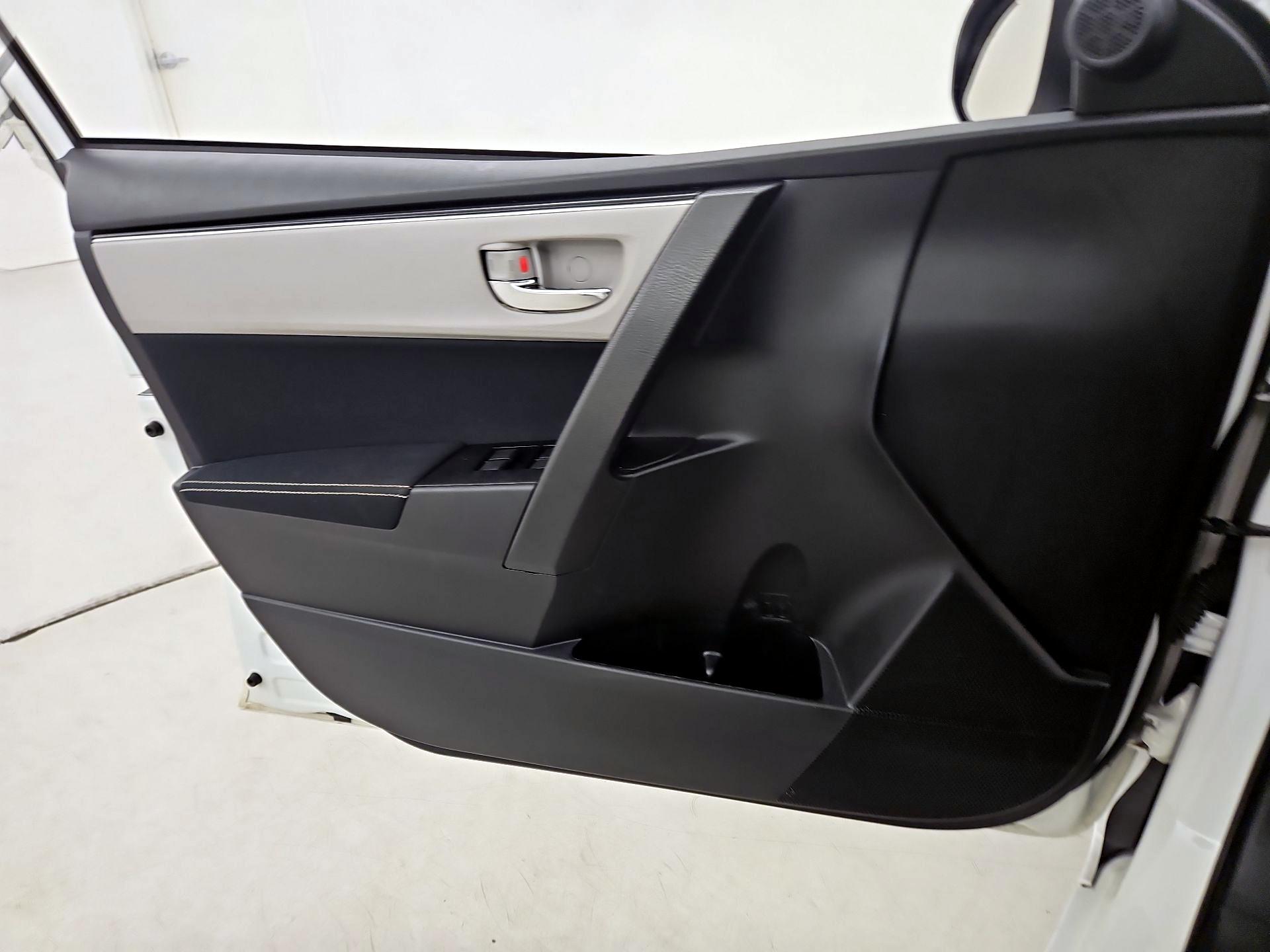 Thumbnail: 2017 Toyota Corolla - 12