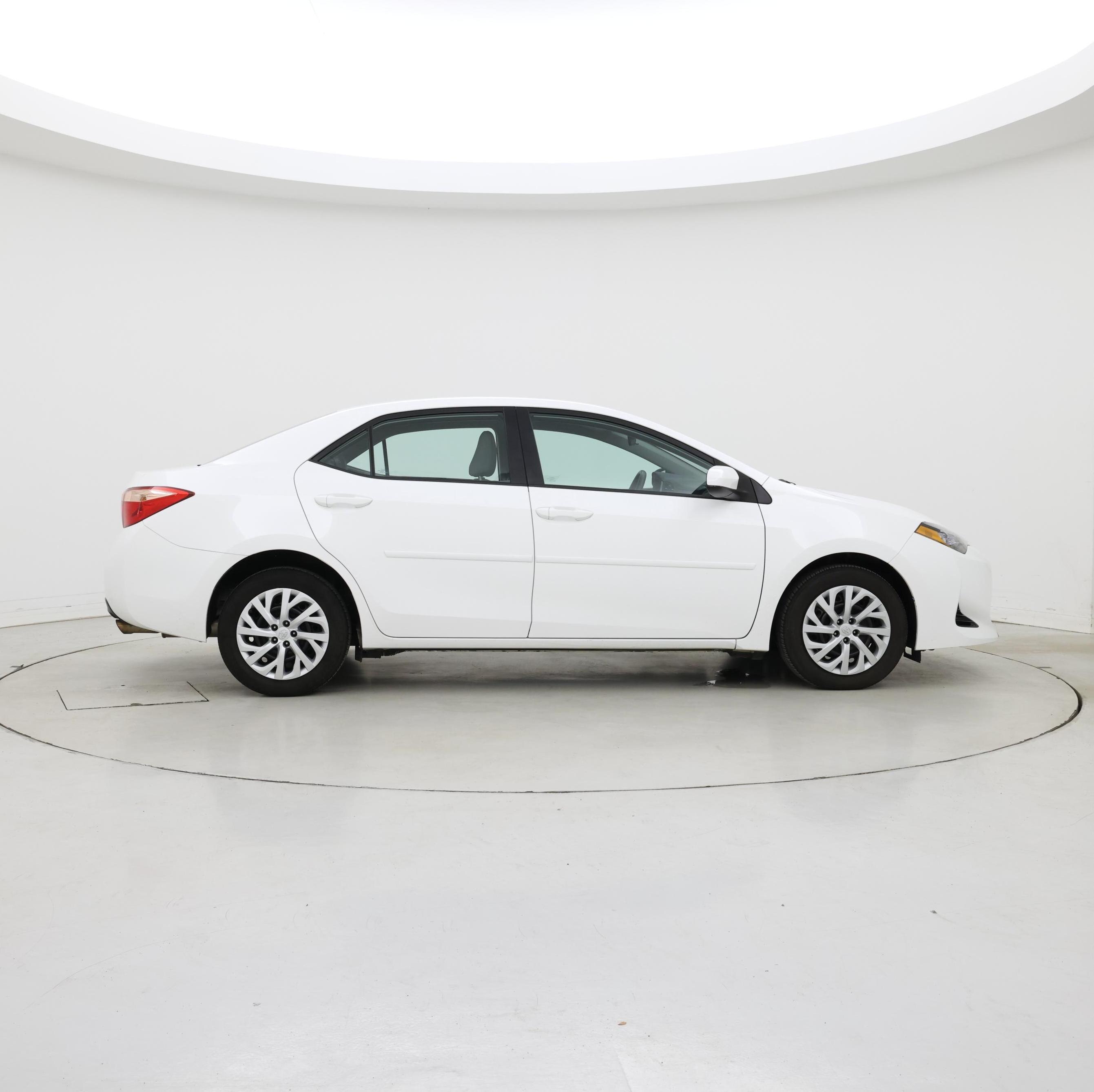 Thumbnail: 2017 Toyota Corolla - 7