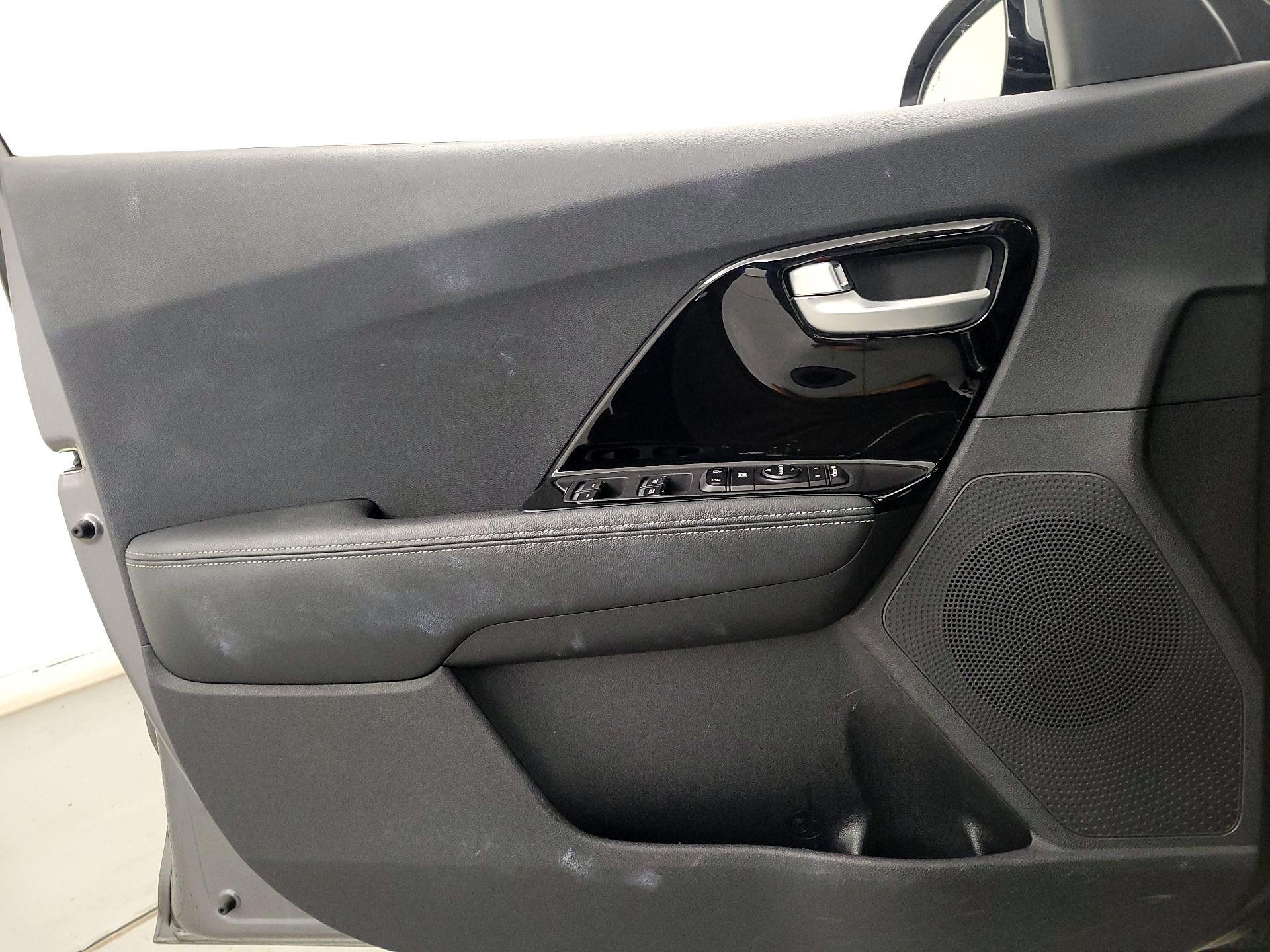 Thumbnail: 2018 Kia Niro - 12