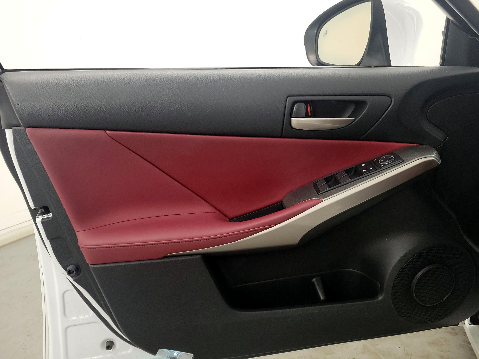 Thumbnail: 2017 Lexus IS - 12