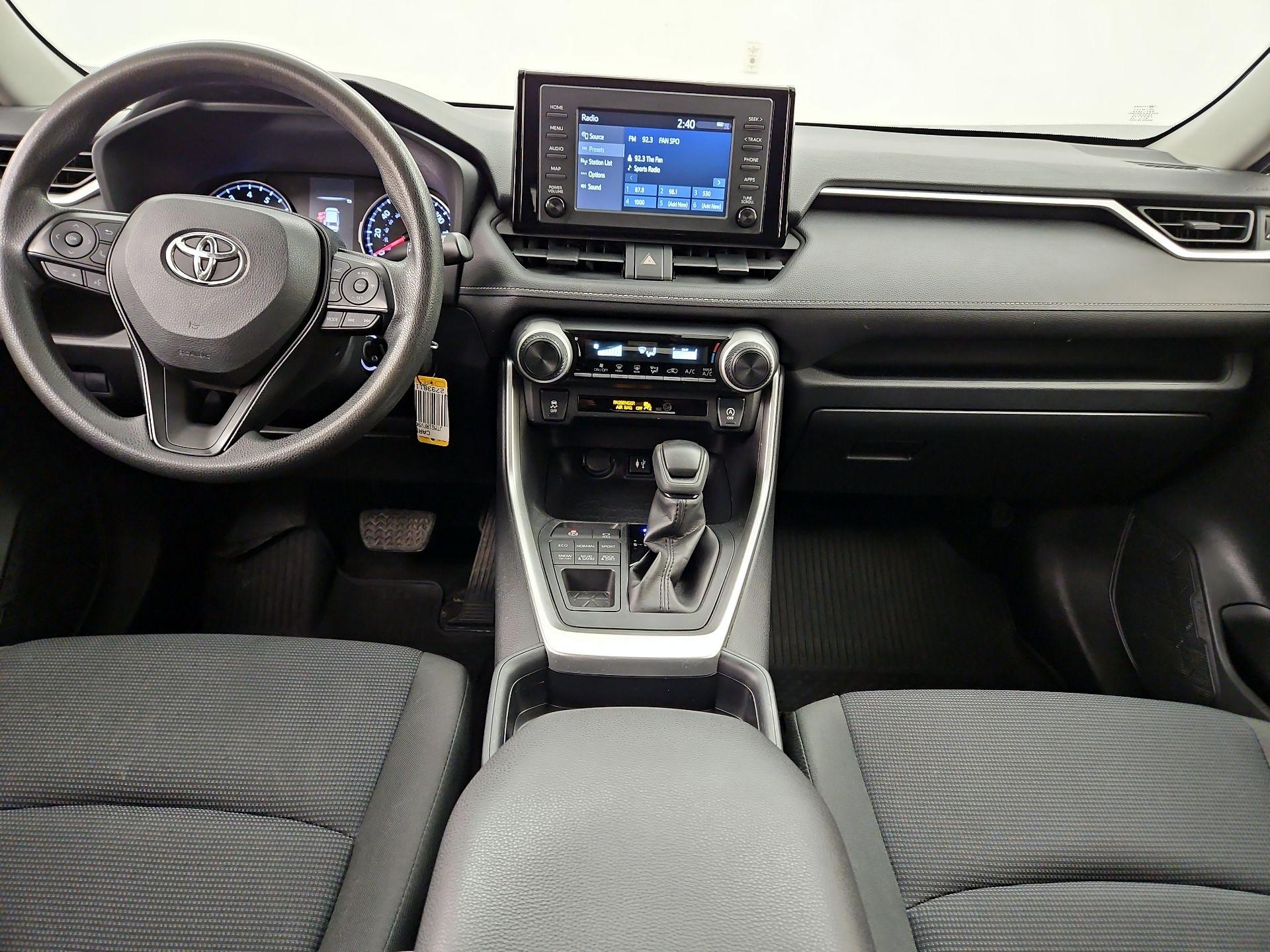 Thumbnail: 2019 Toyota RAV4 - 9