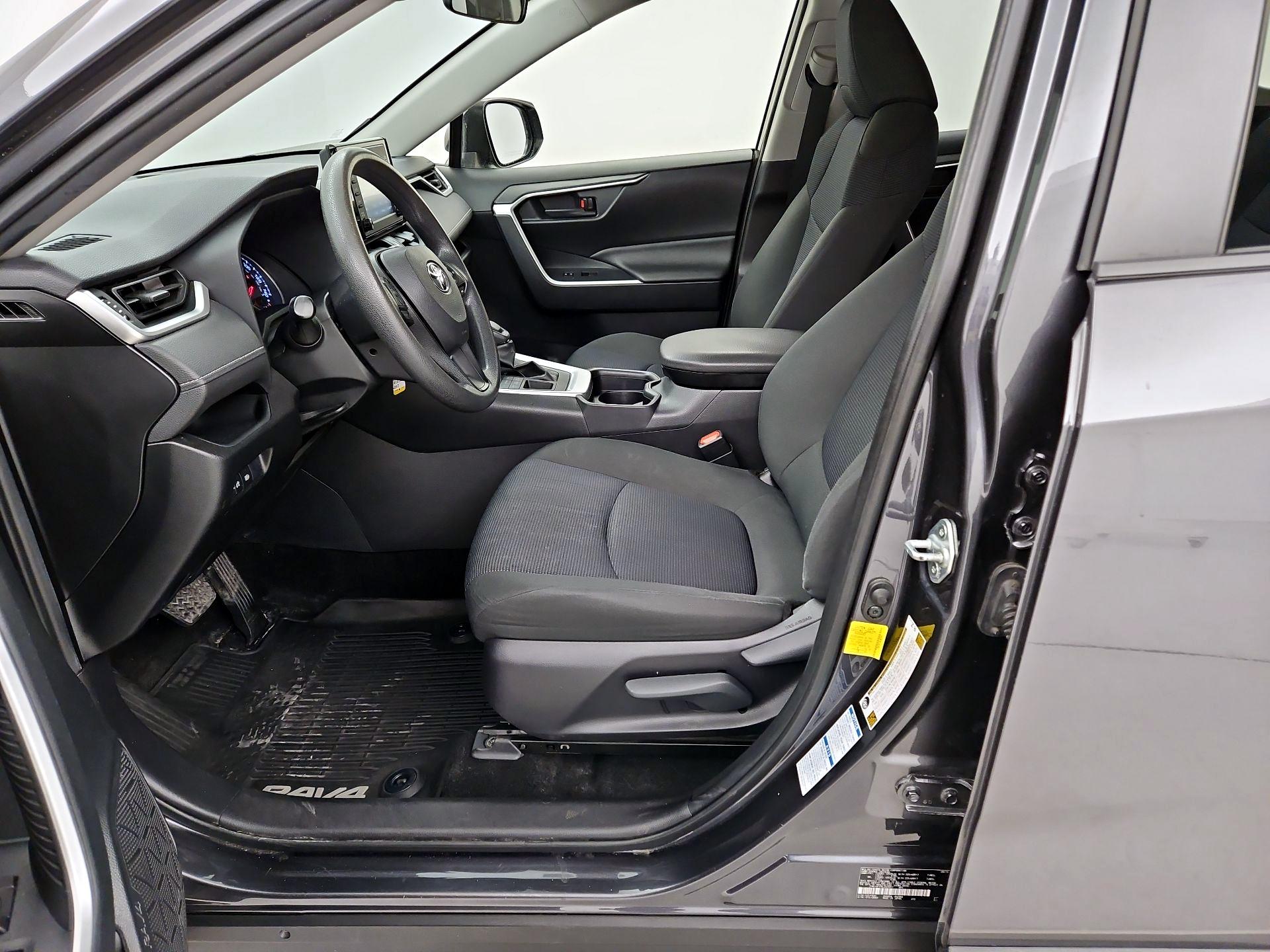 Thumbnail: 2019 Toyota RAV4 - 11