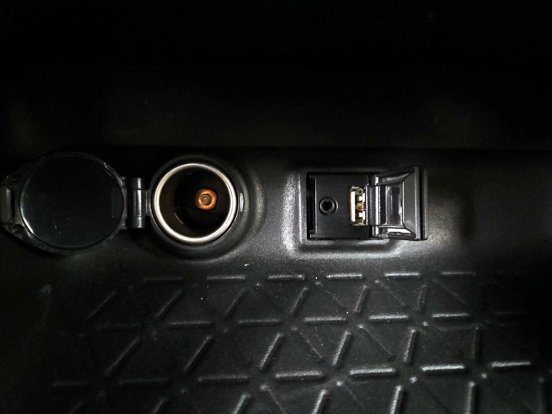 Thumbnail: 2019 Toyota RAV4 - 18