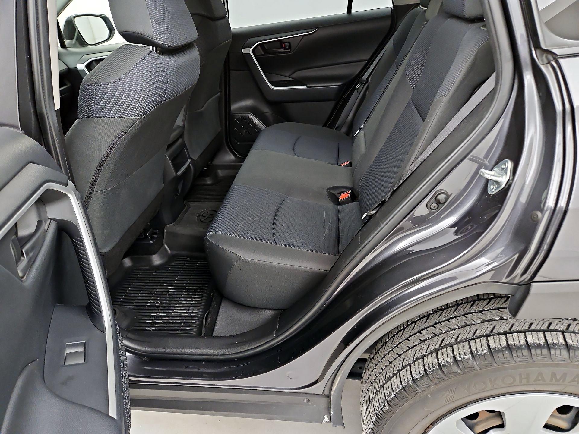 Thumbnail: 2019 Toyota RAV4 - 19