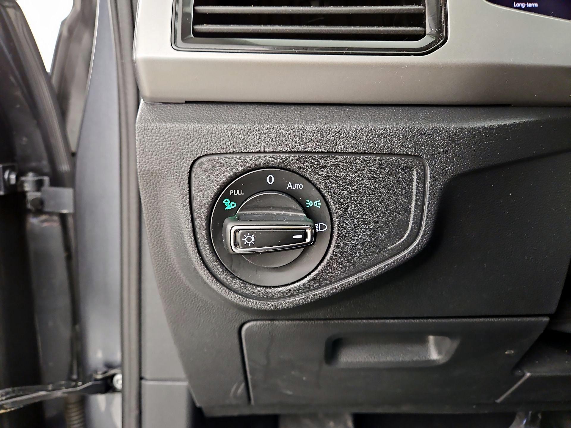 Thumbnail: 2021 Volkswagen Atlas - 13