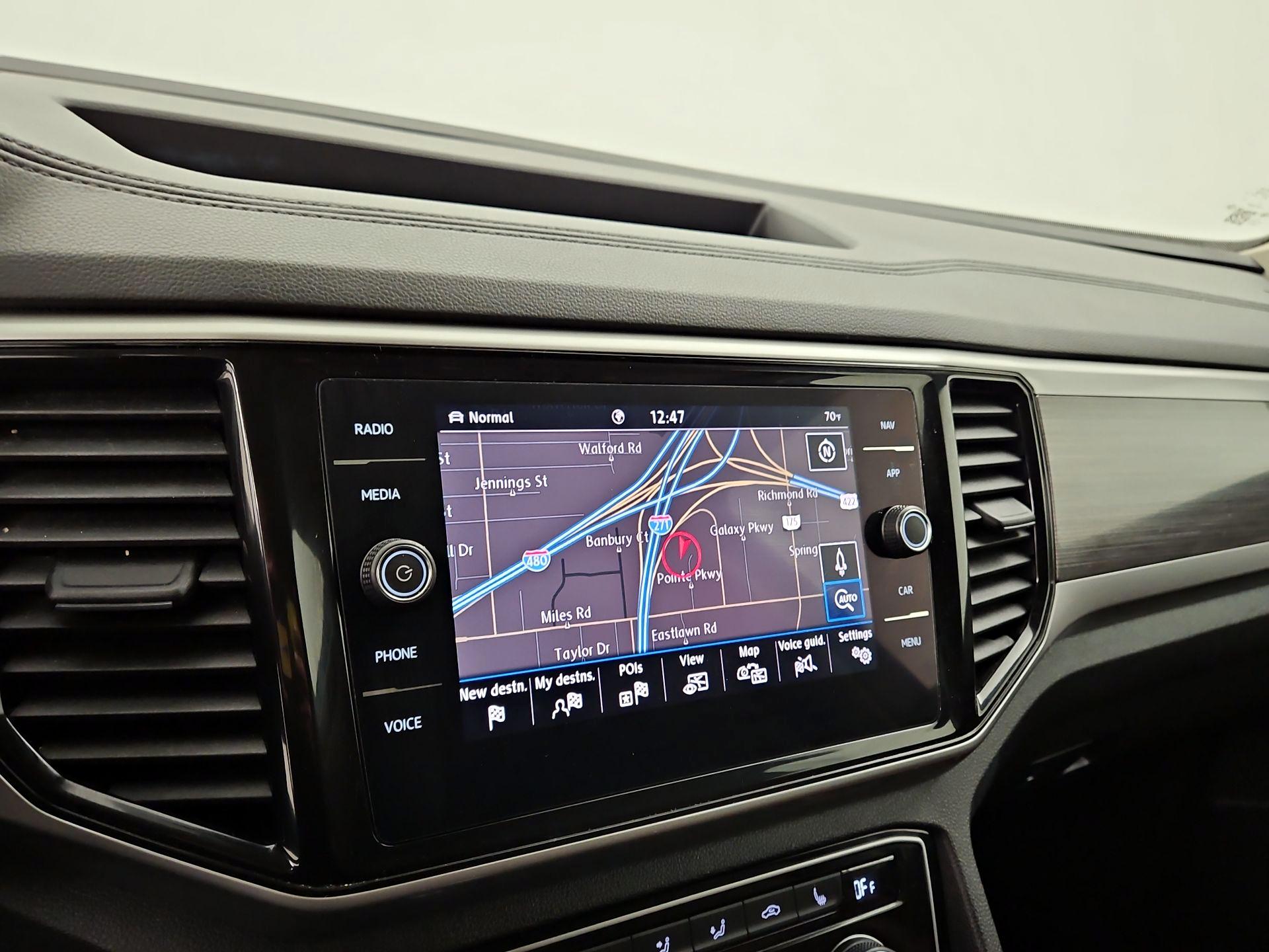 Thumbnail: 2021 Volkswagen Atlas - 14