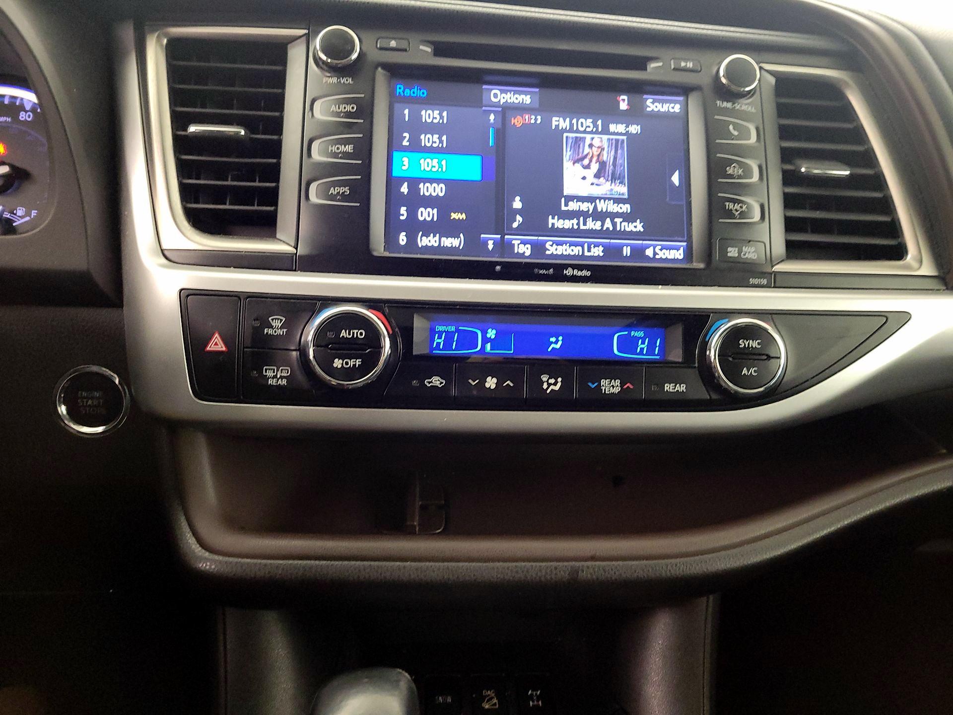 Thumbnail: 2016 Toyota Highlander - 17