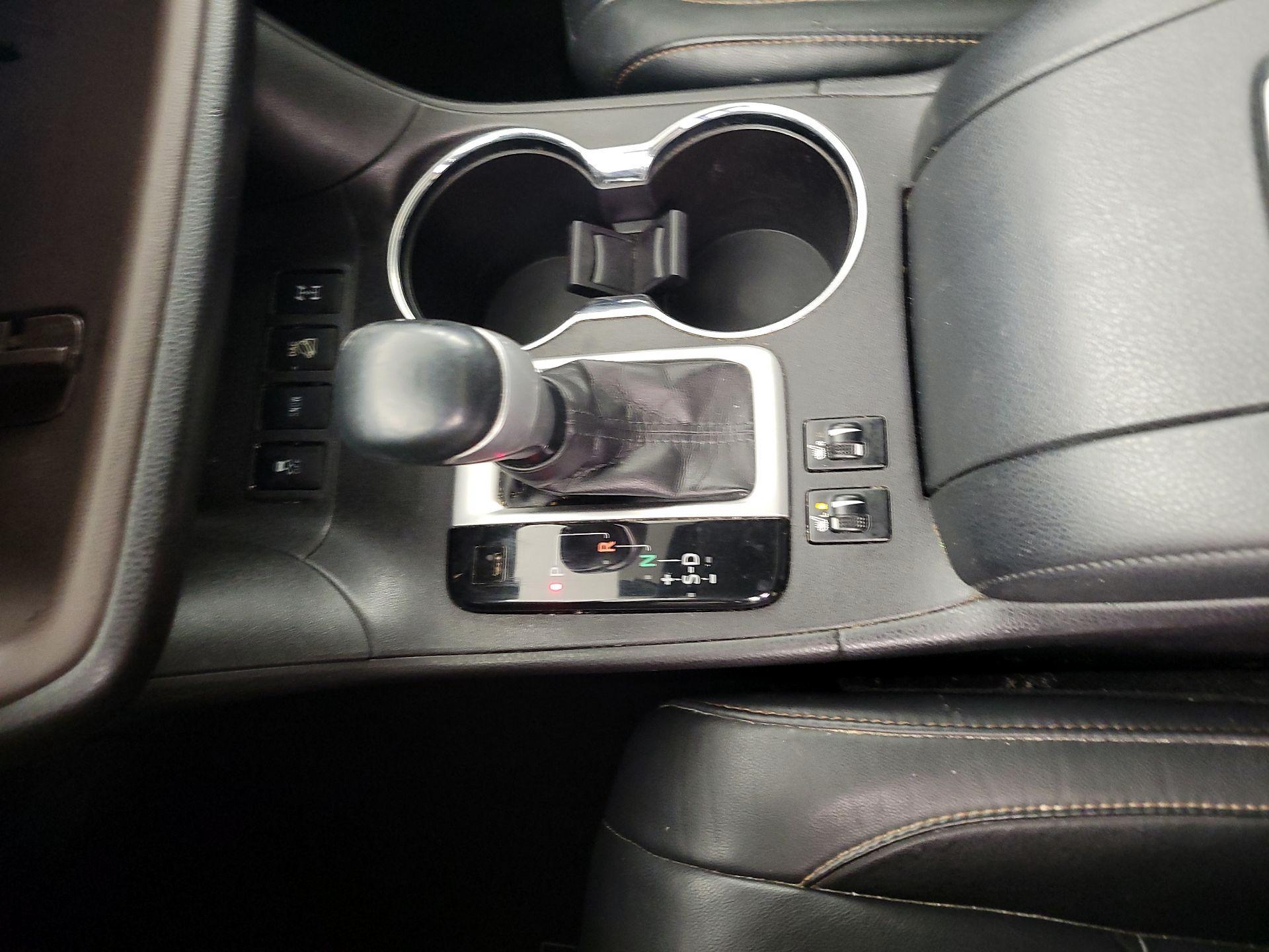 Thumbnail: 2016 Toyota Highlander - 18