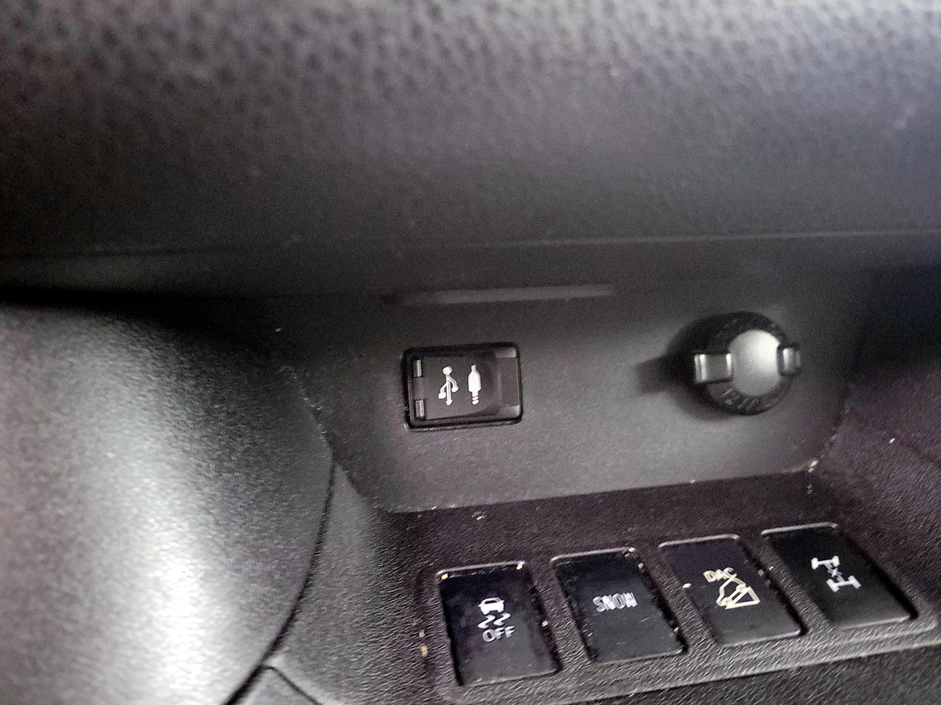 Thumbnail: 2016 Toyota Highlander - 19