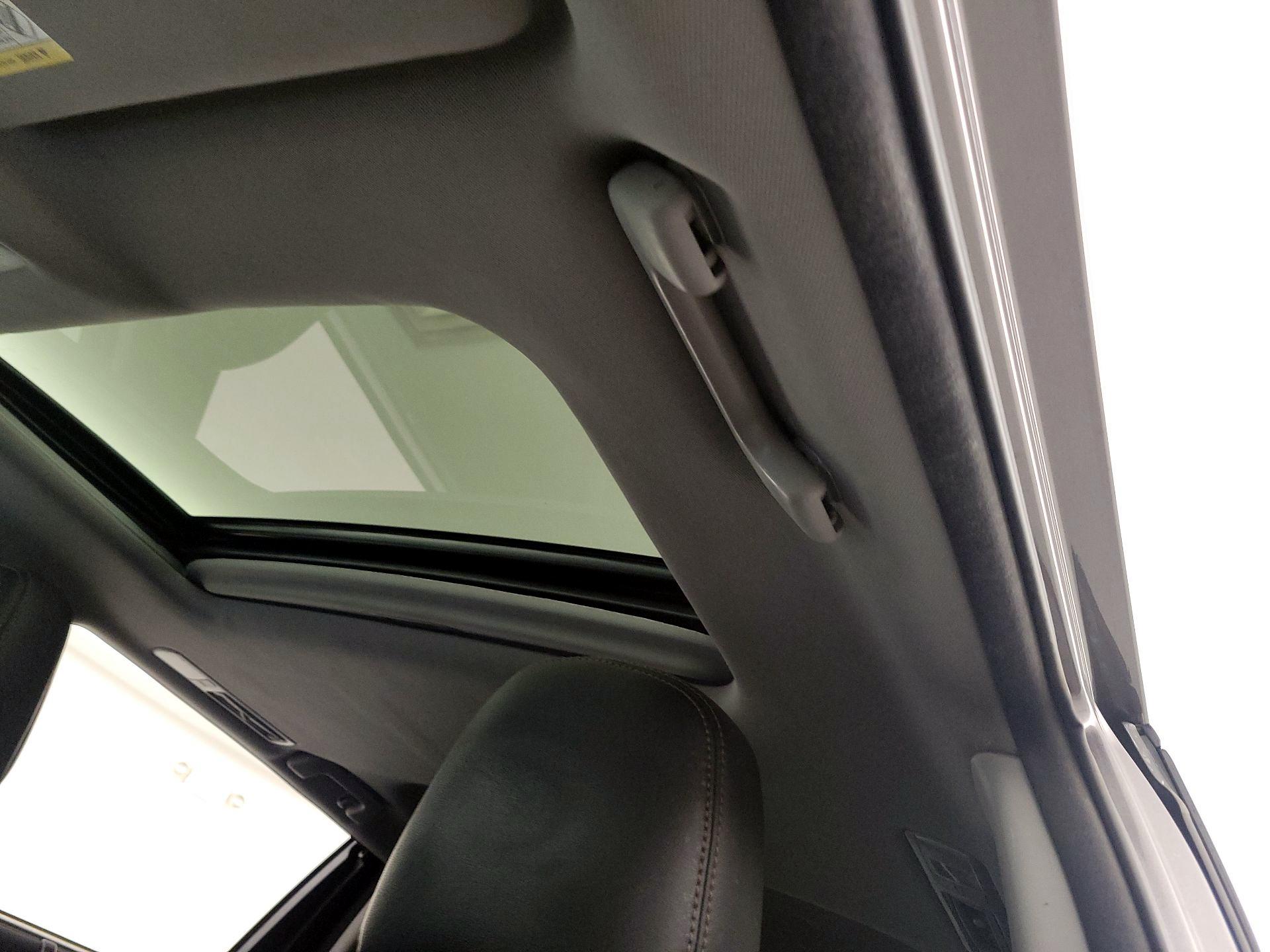 Thumbnail: 2016 Toyota Highlander - 20