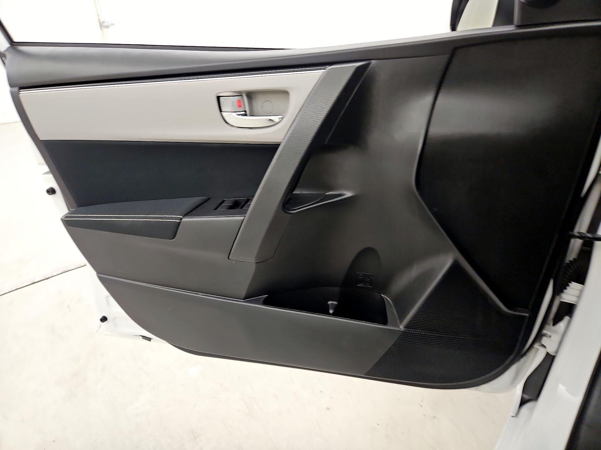 Thumbnail: 2018 Toyota Corolla - 12