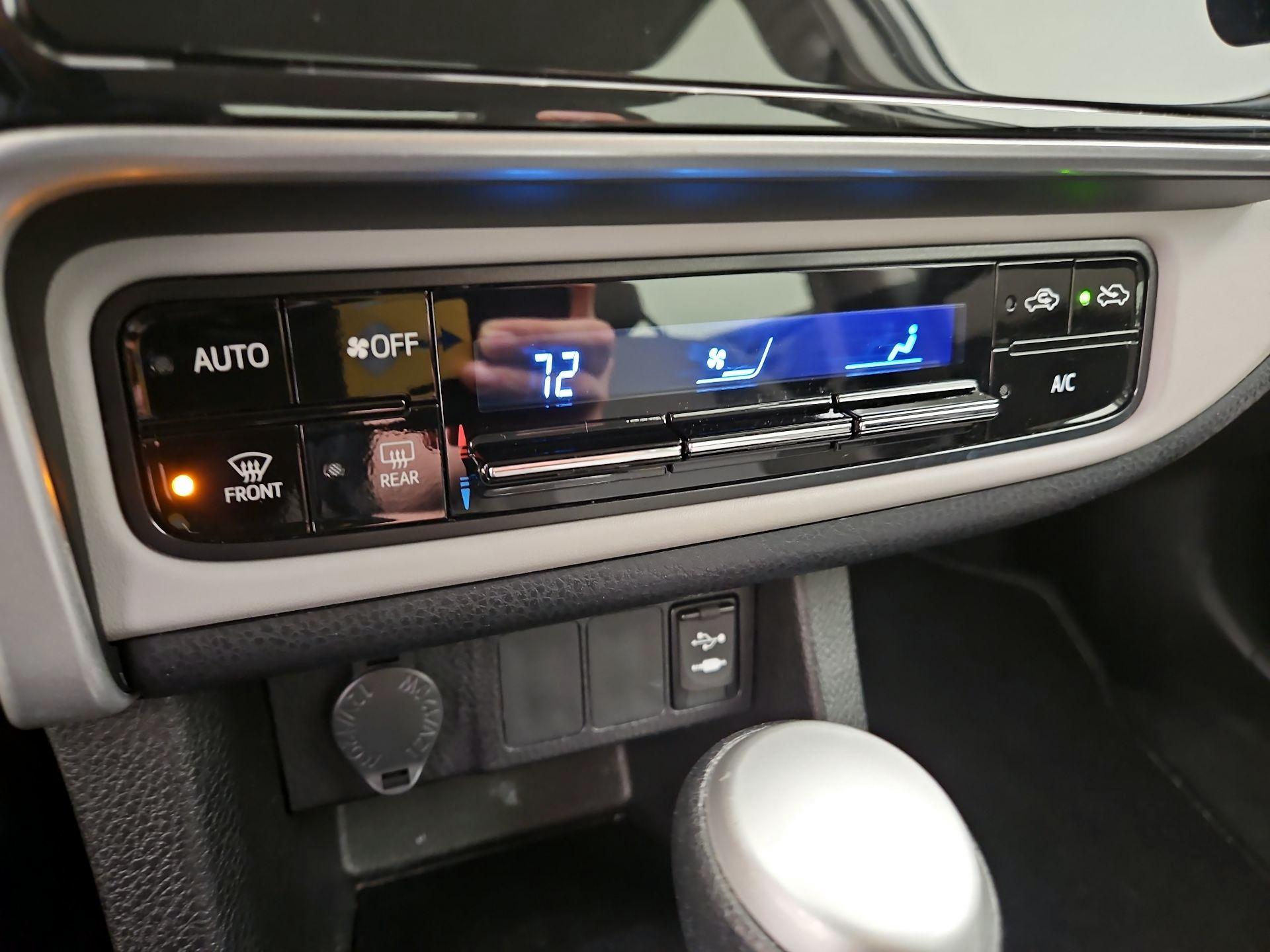 Thumbnail: 2018 Toyota Corolla - 16