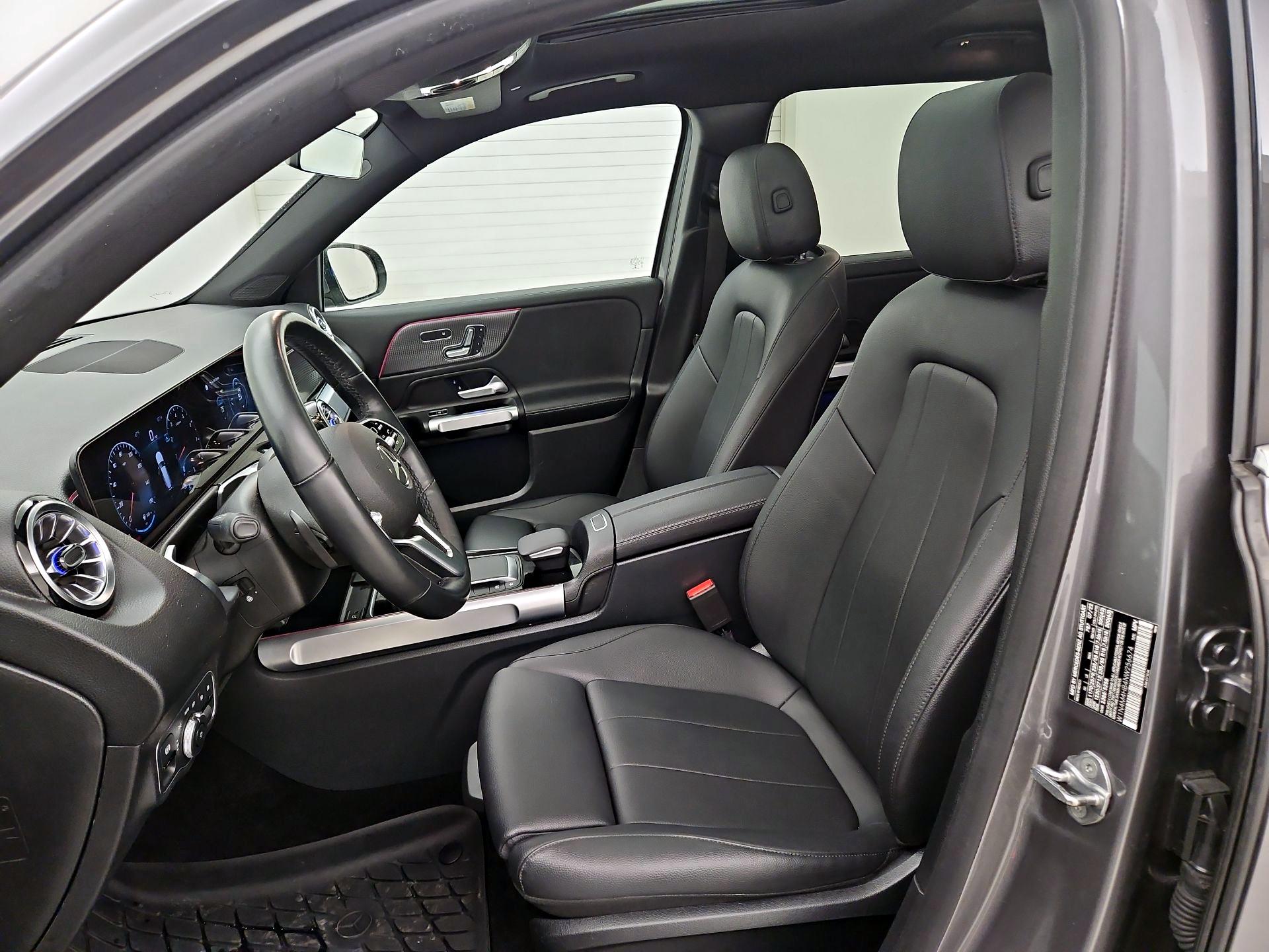 Thumbnail: 2022 Mercedes-Benz GLB - 11