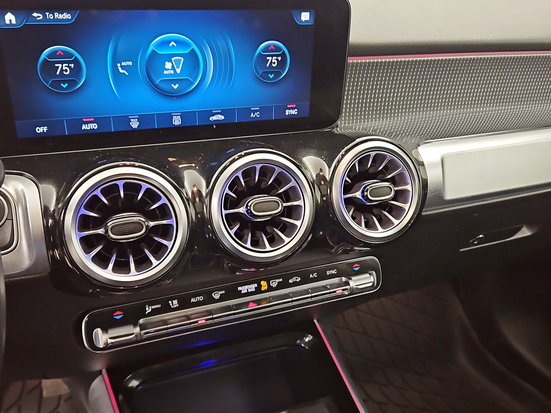 Thumbnail: 2022 Mercedes-Benz GLB - 16