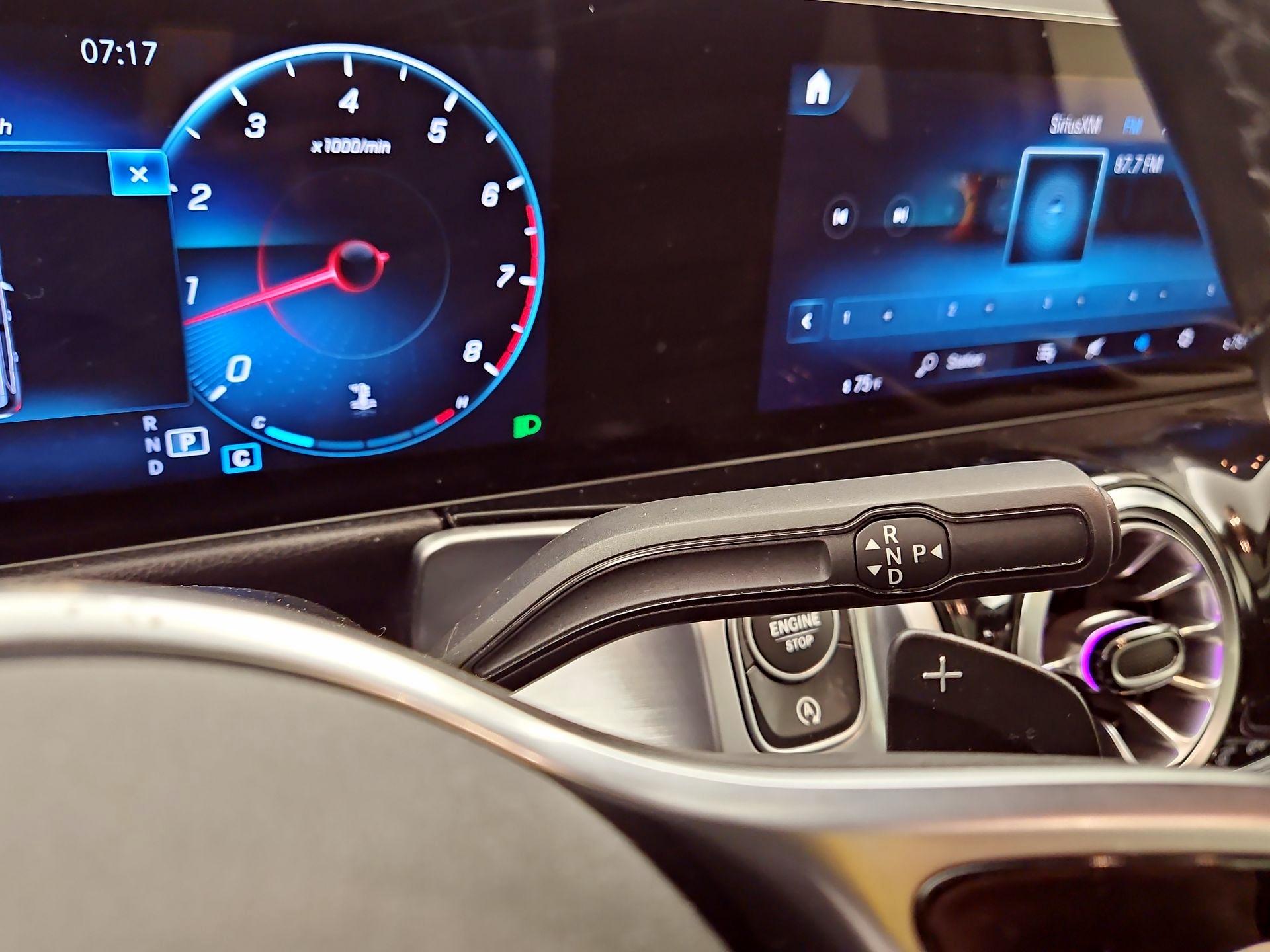 Thumbnail: 2022 Mercedes-Benz GLB - 17