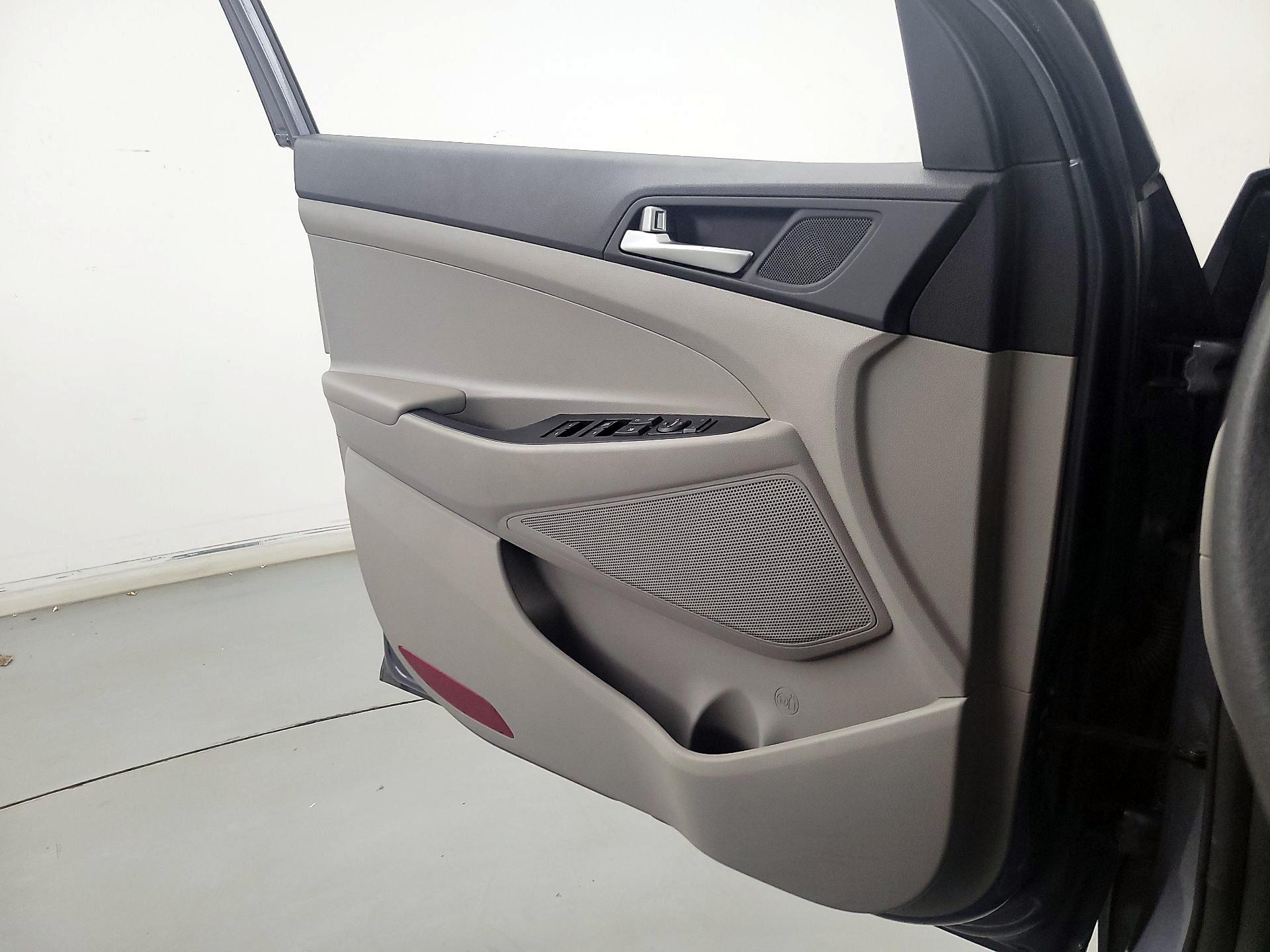 Thumbnail: 2019 Hyundai Tucson - 12