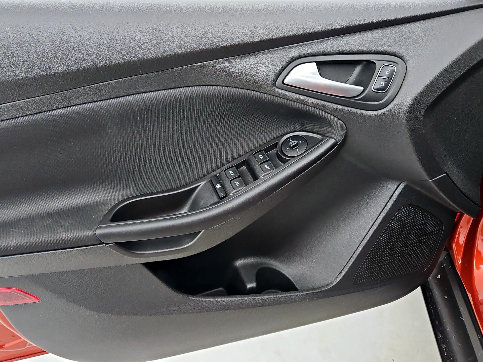 Thumbnail: 2018 Ford Focus - 12