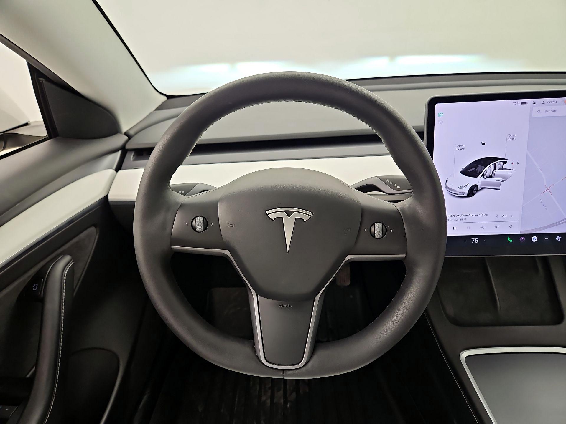 Thumbnail: 2021 Tesla Model 3 - 10