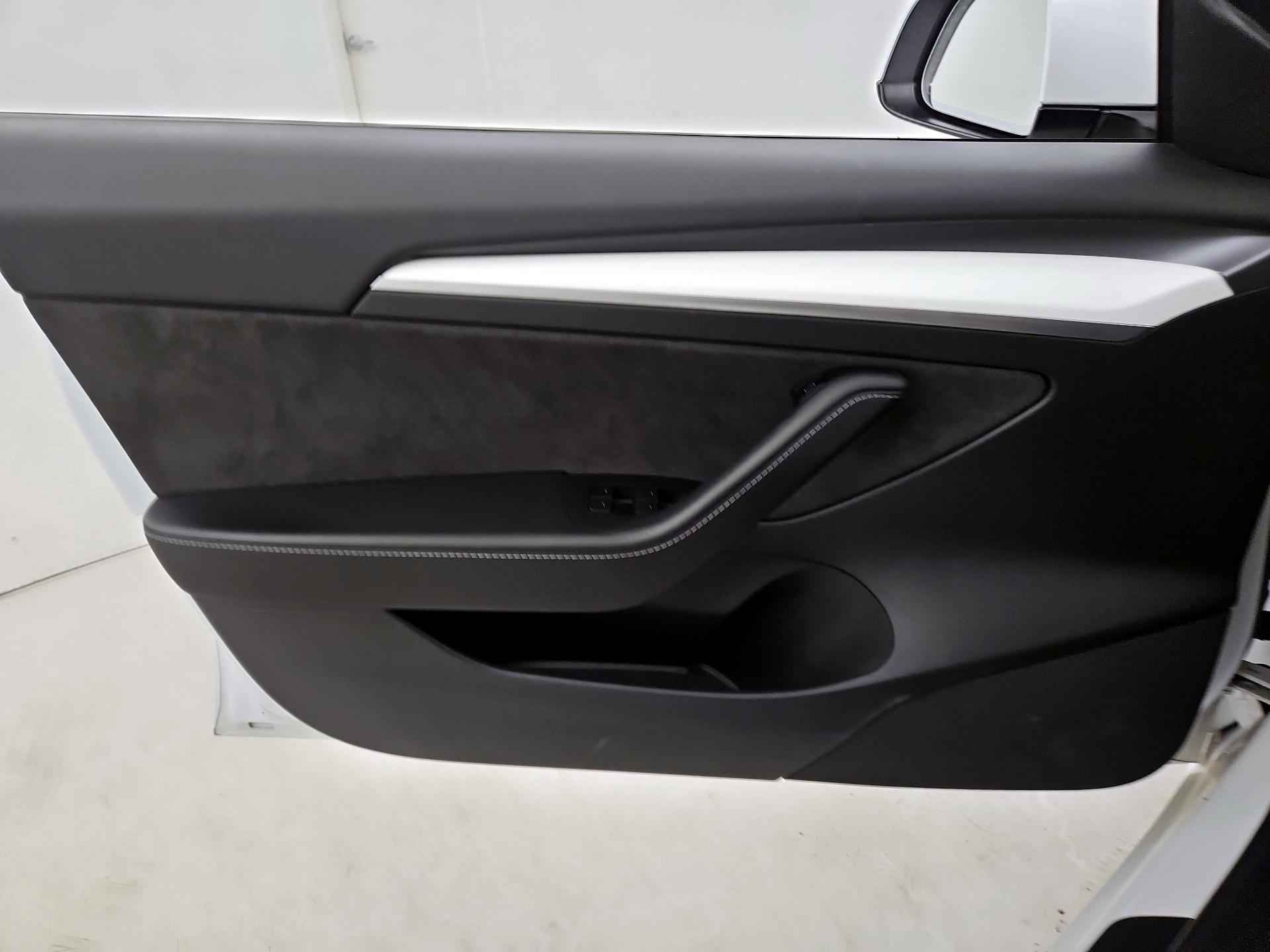 Thumbnail: 2021 Tesla Model 3 - 12