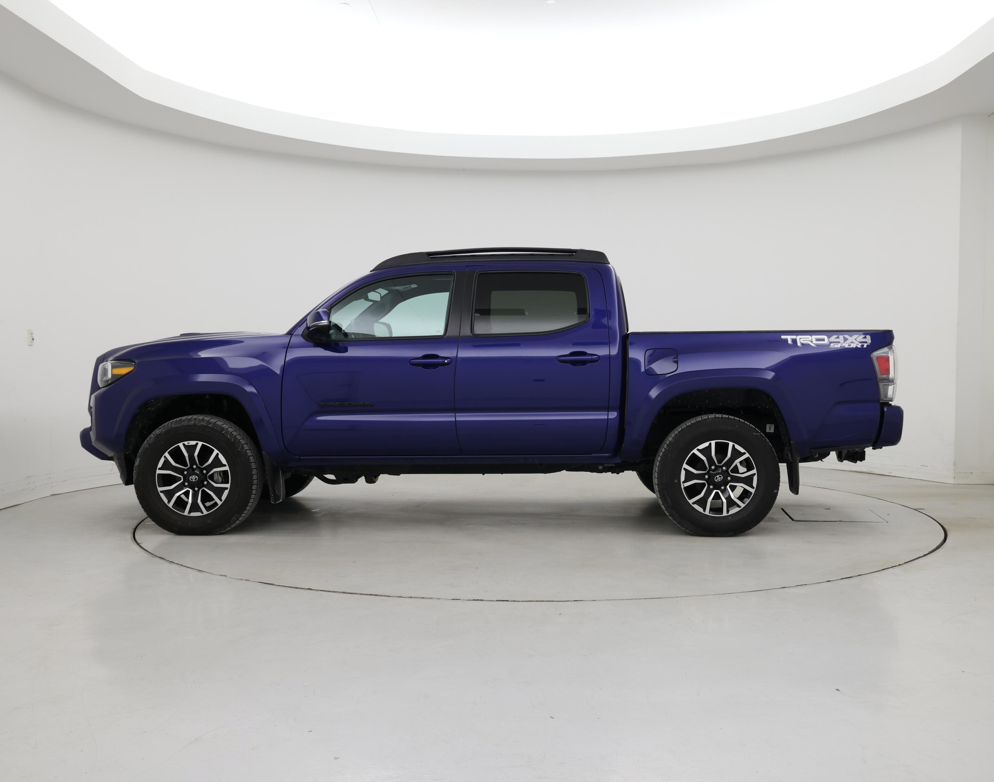 Thumbnail: 2022 Toyota Tacoma - 3