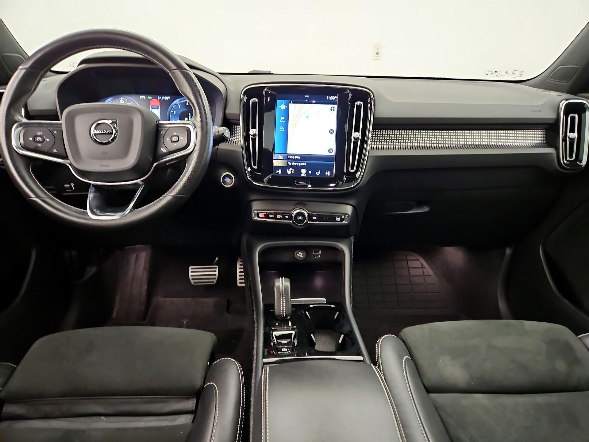 Thumbnail: 2021 Volvo XC40 - 9