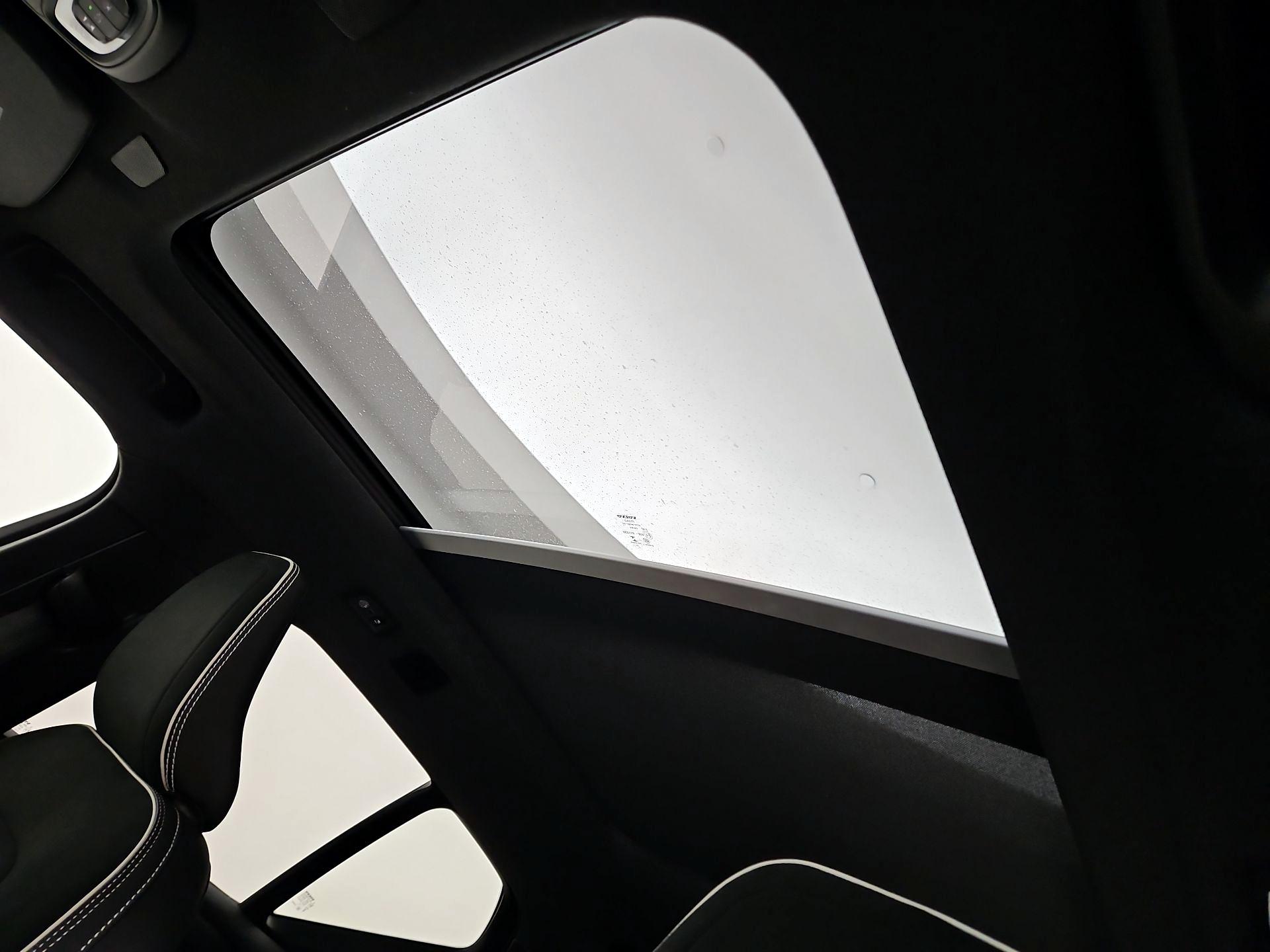 Thumbnail: 2021 Volvo XC40 - 20